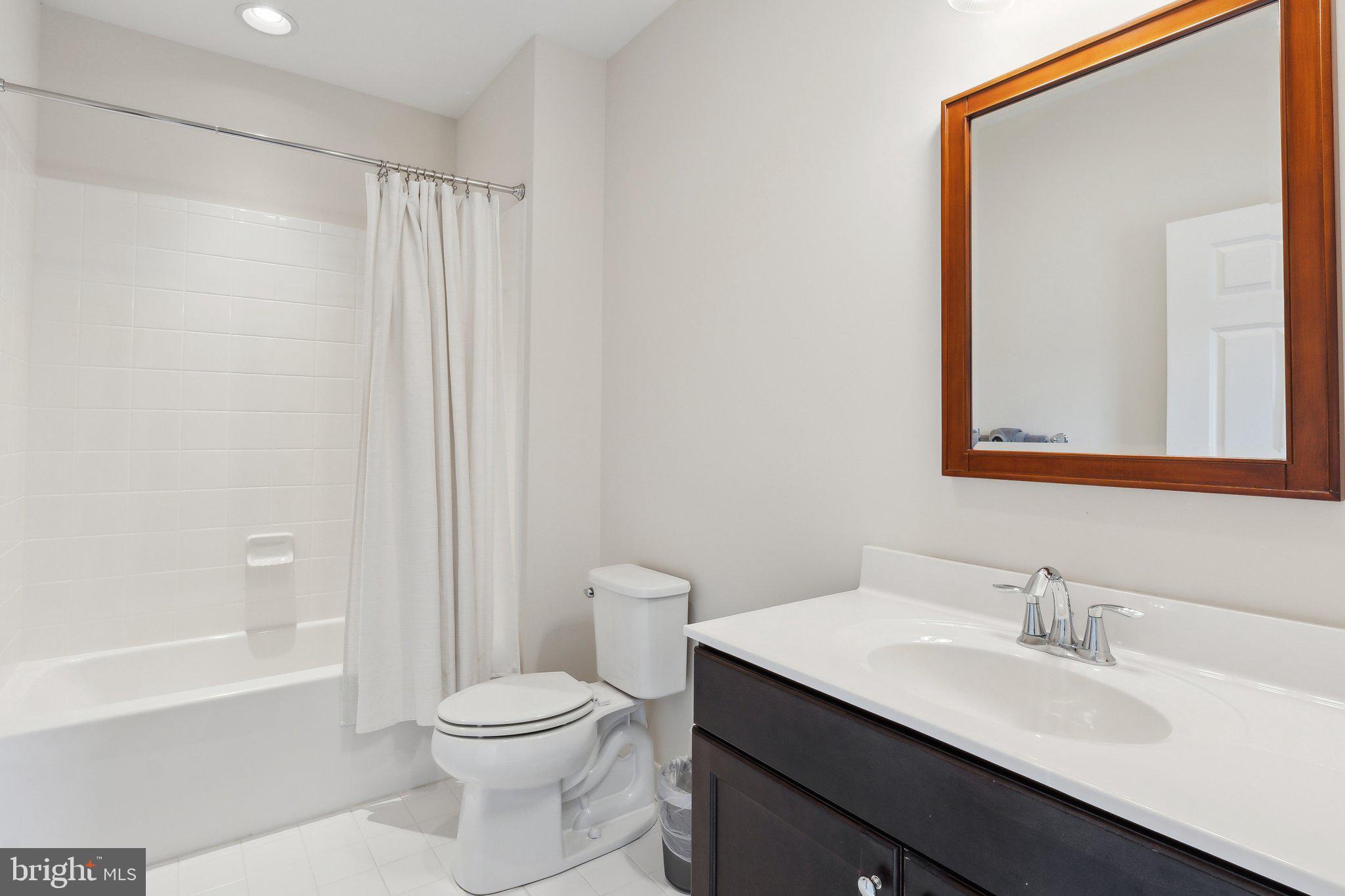 EASTON VILLAGE - Residential