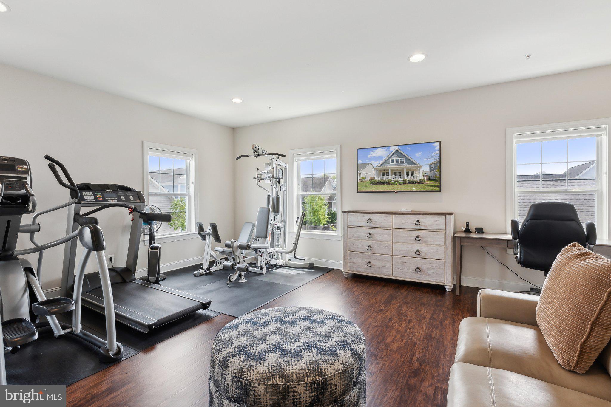 EASTON VILLAGE - Residential