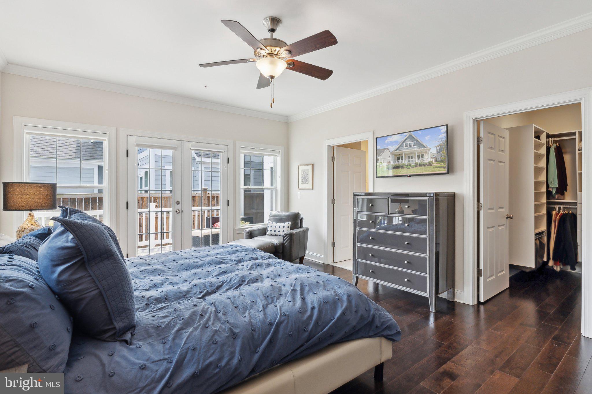 EASTON VILLAGE - Residential