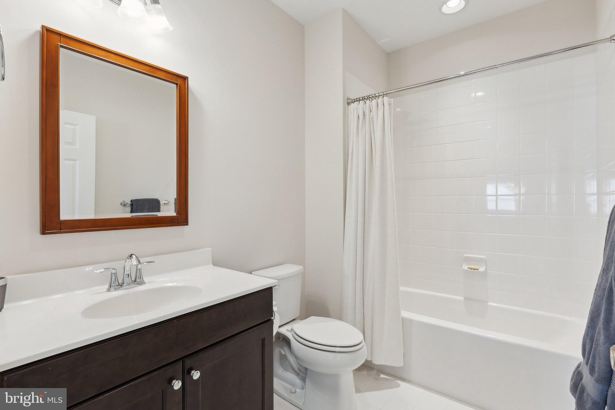 EASTON VILLAGE - Residential