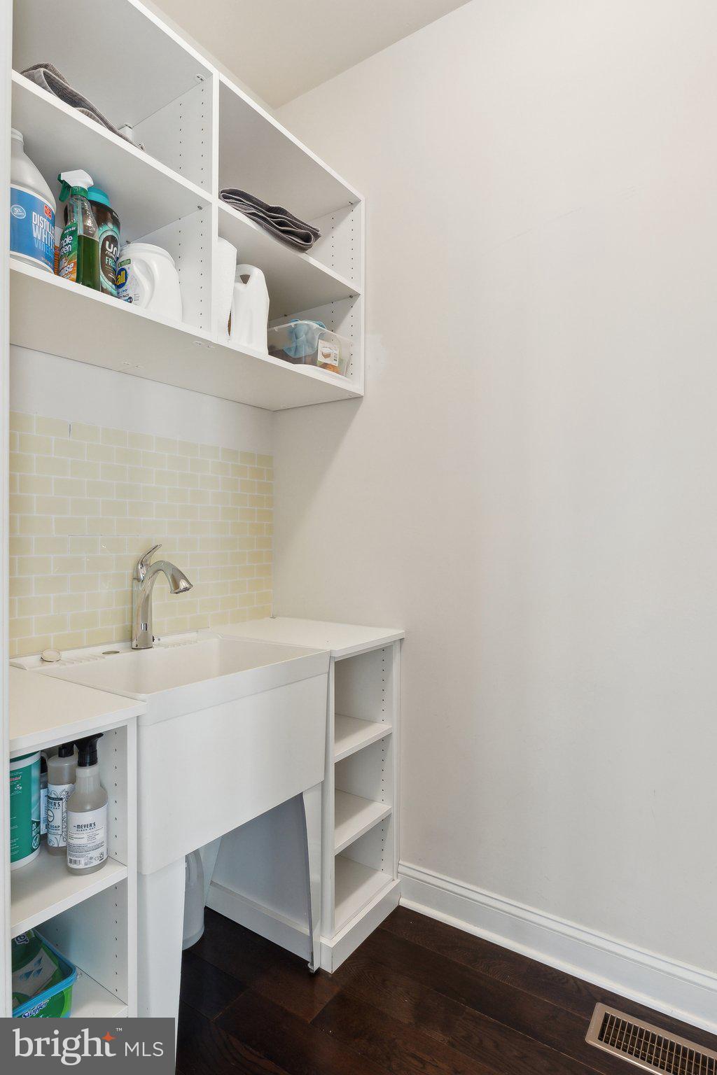 EASTON VILLAGE - Residential