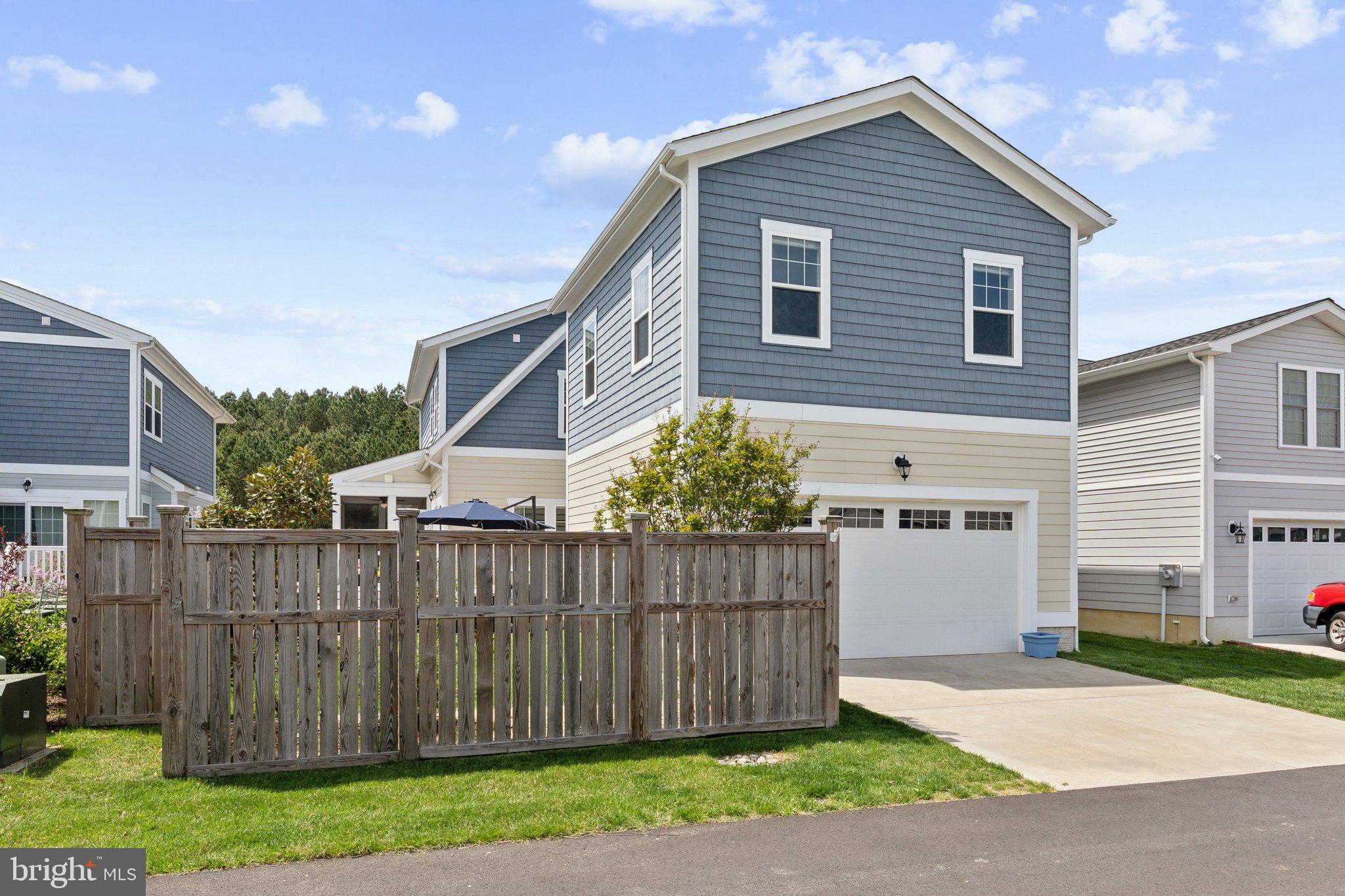 EASTON VILLAGE - Residential