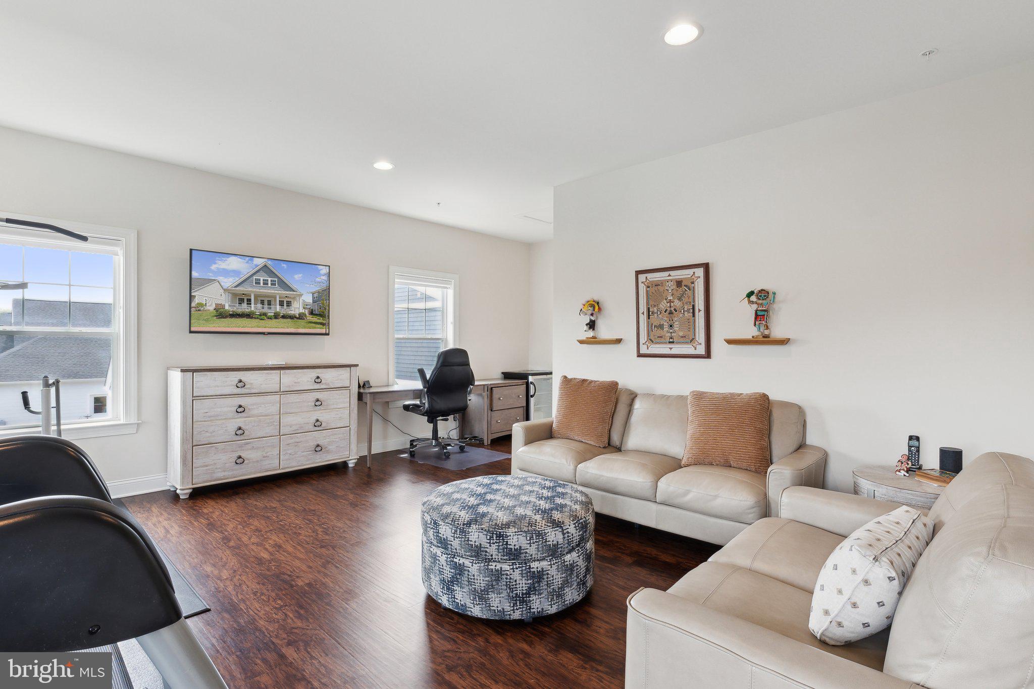 EASTON VILLAGE - Residential