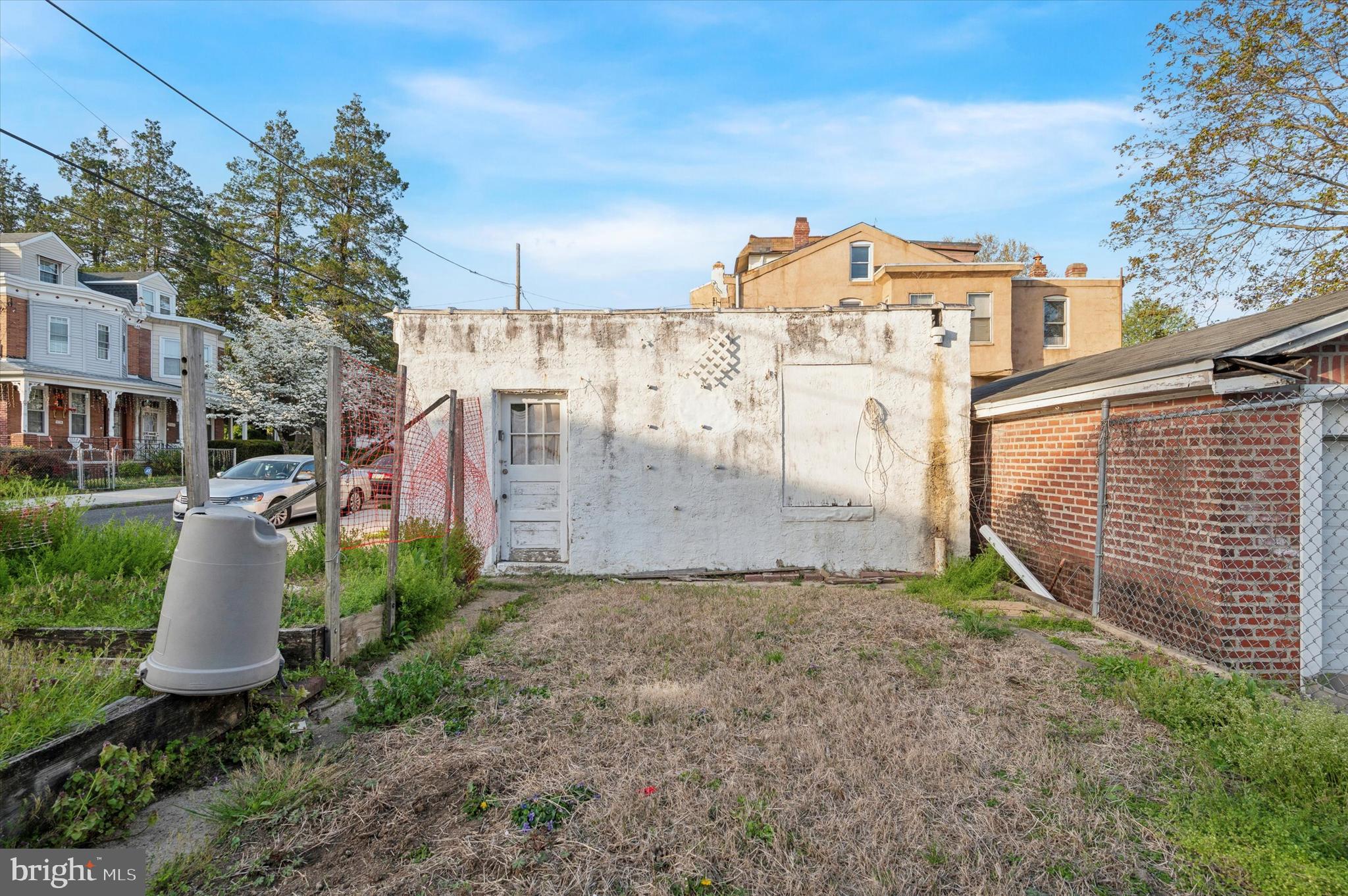 LAWNCREST - Residential