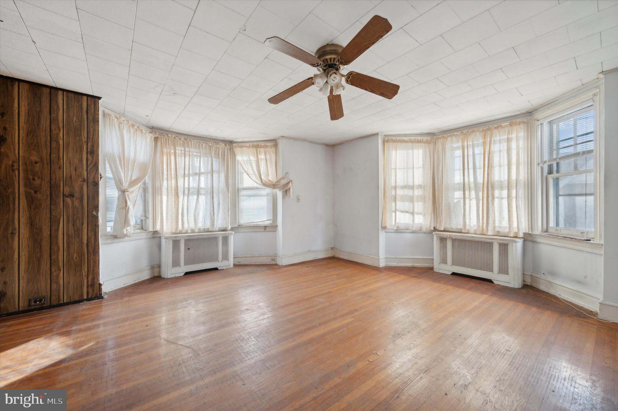 LAWNCREST - Residential