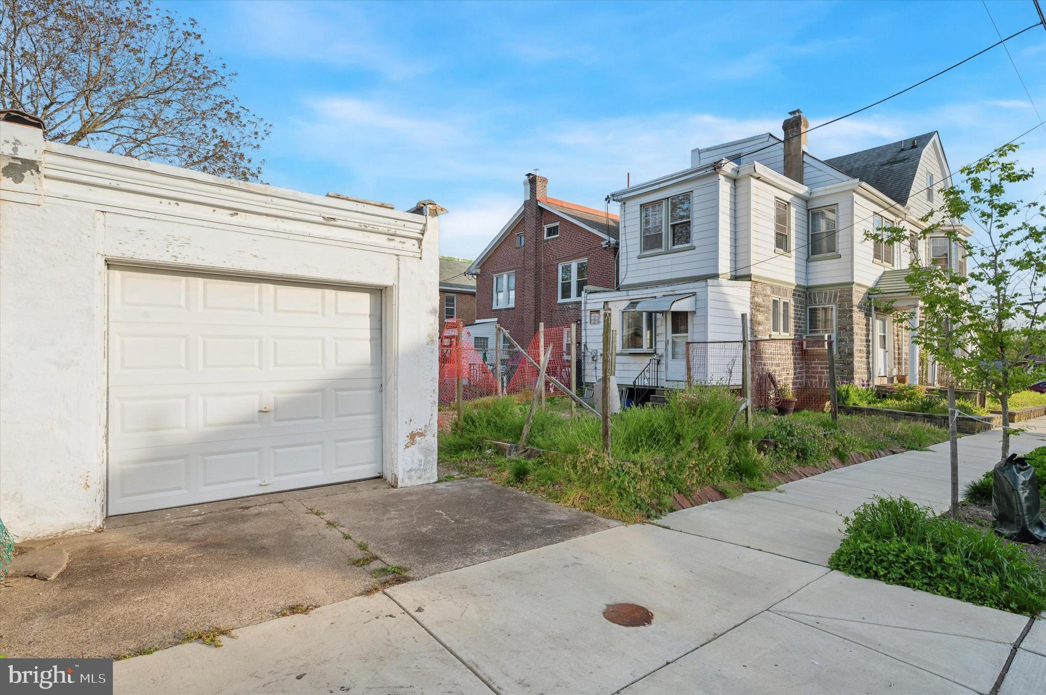 LAWNCREST - Residential