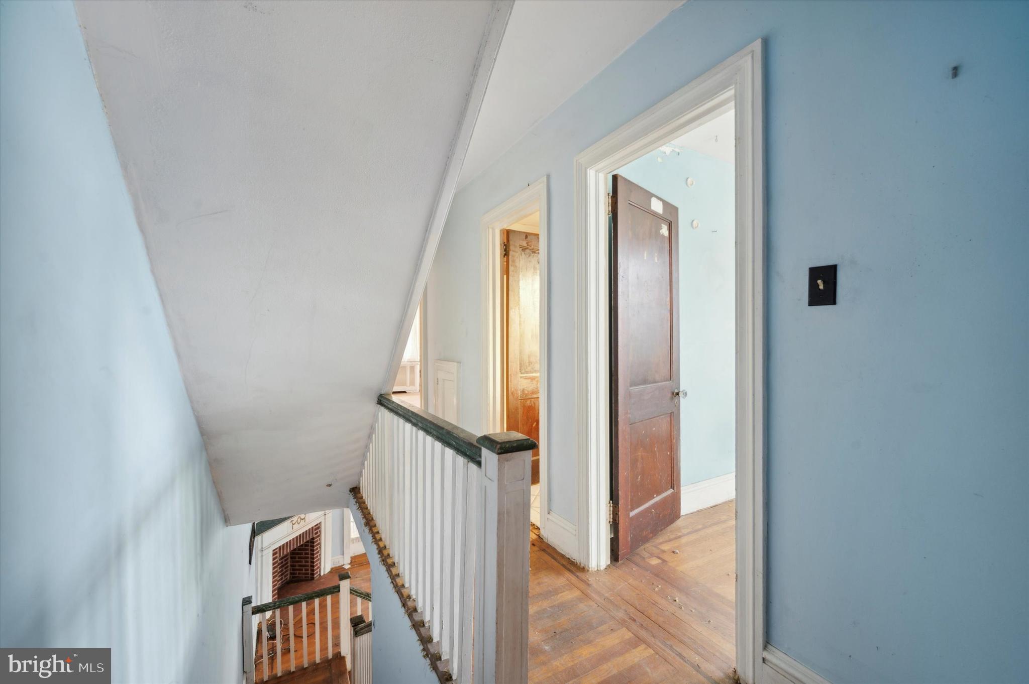 LAWNCREST - Residential