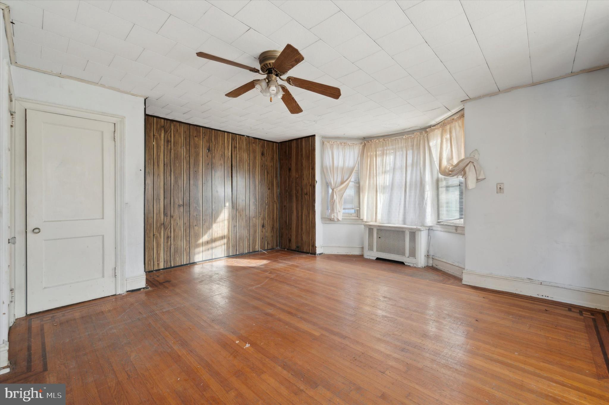 LAWNCREST - Residential