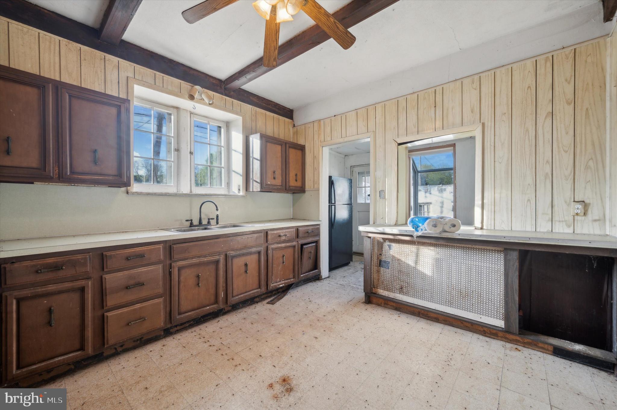 LAWNCREST - Residential