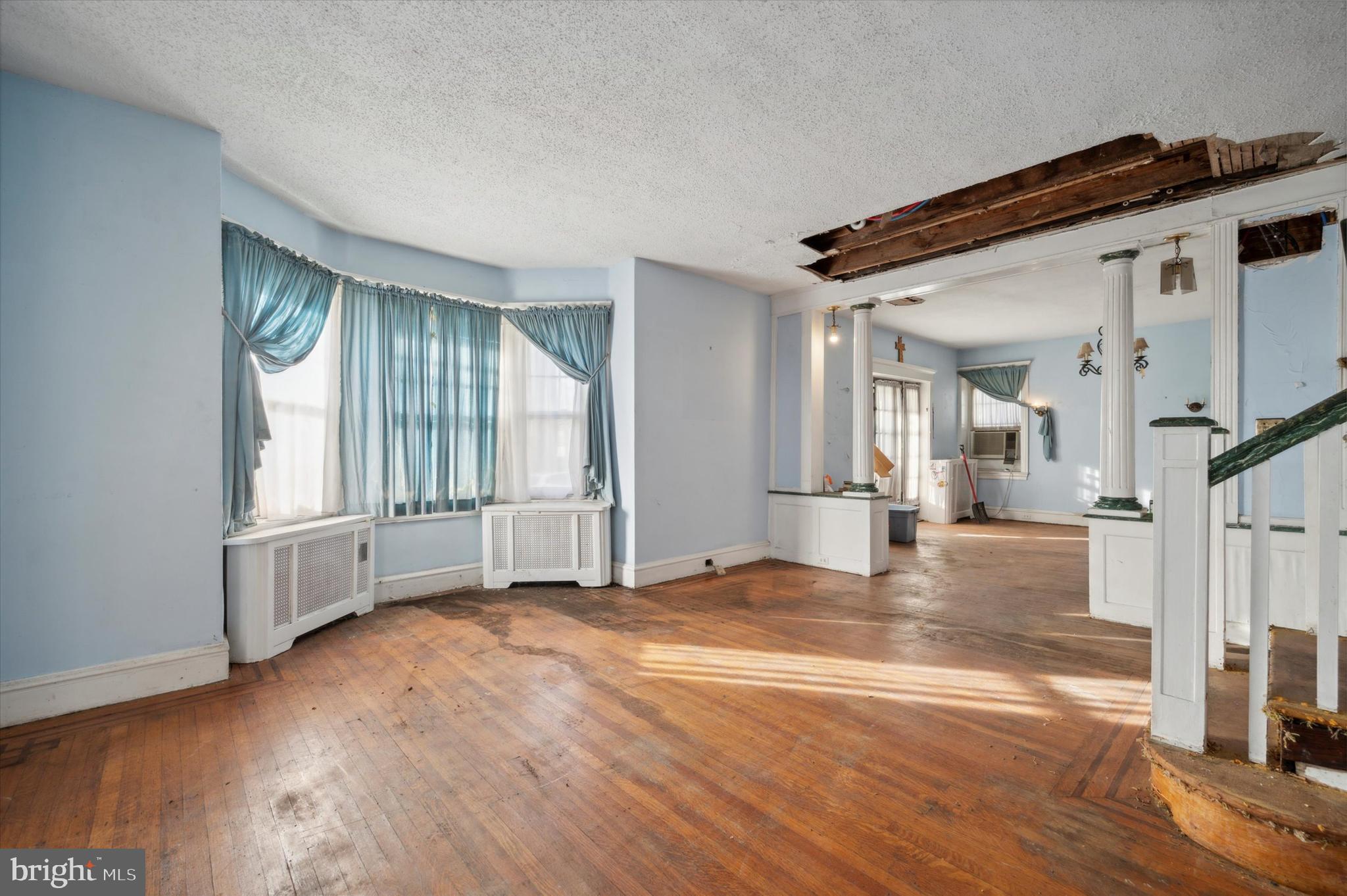 LAWNCREST - Residential