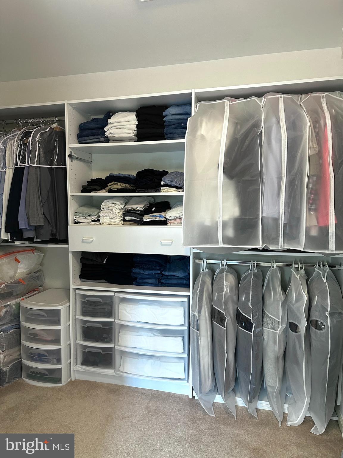 MEADOW VIEW ESTS - Residential