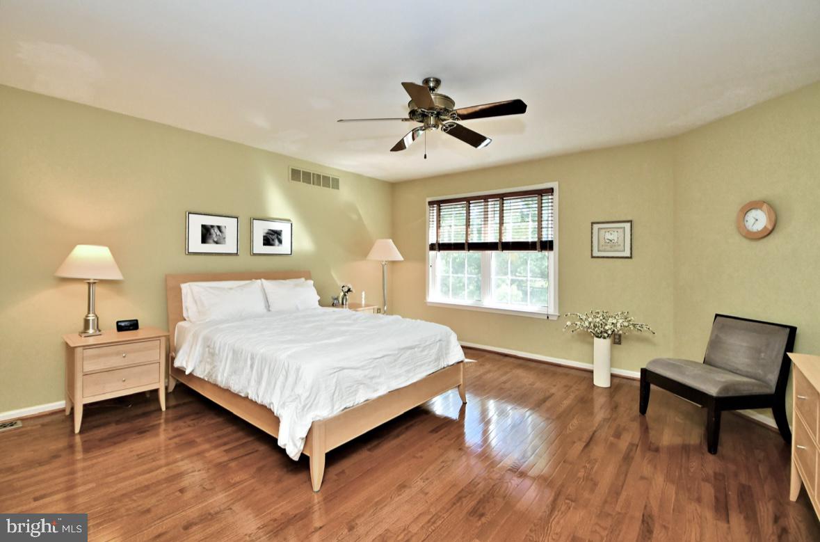 MEADOW VIEW ESTS - Residential