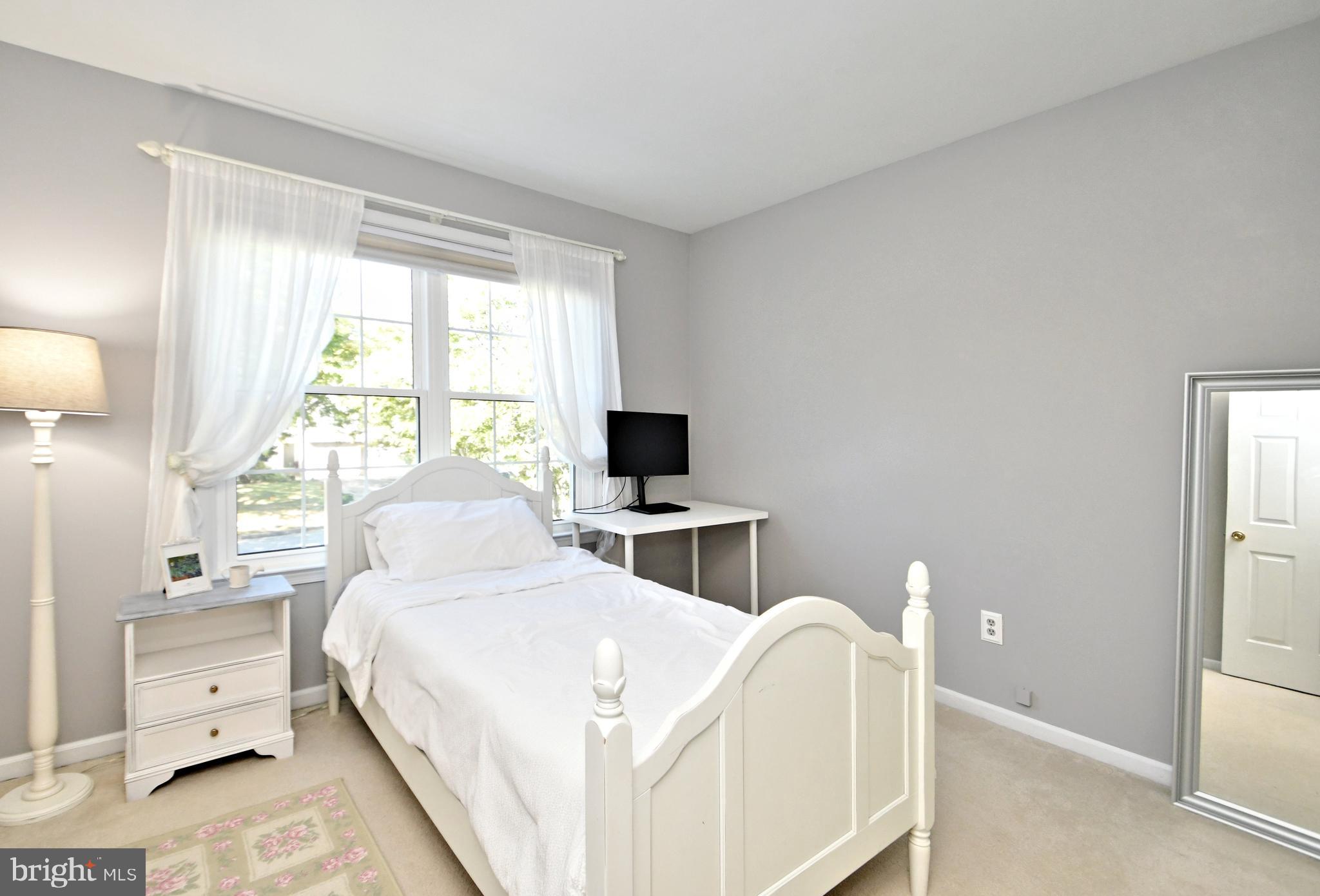 MEADOW VIEW ESTS - Residential