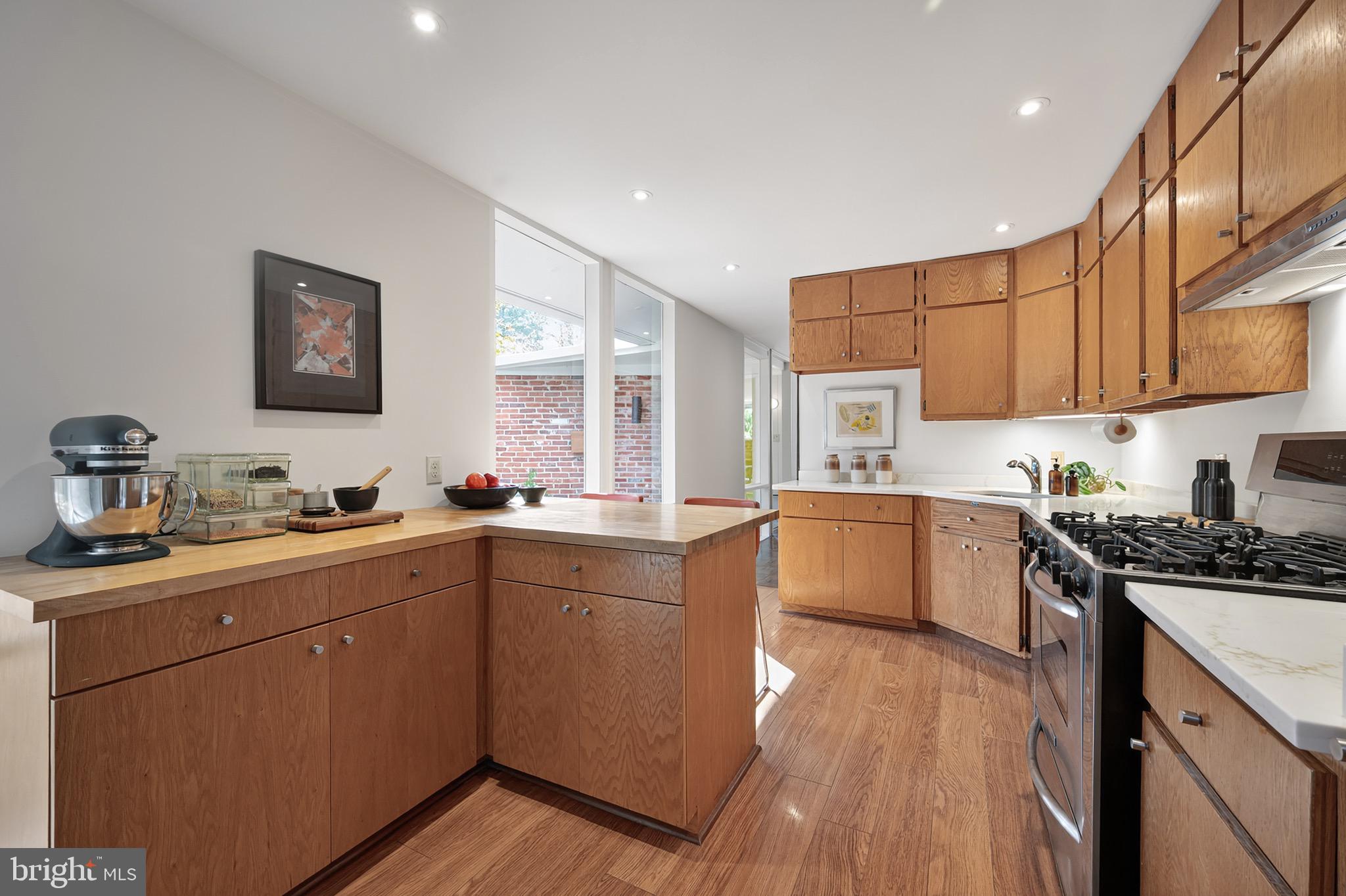 HOLLIN HILLS - Residential