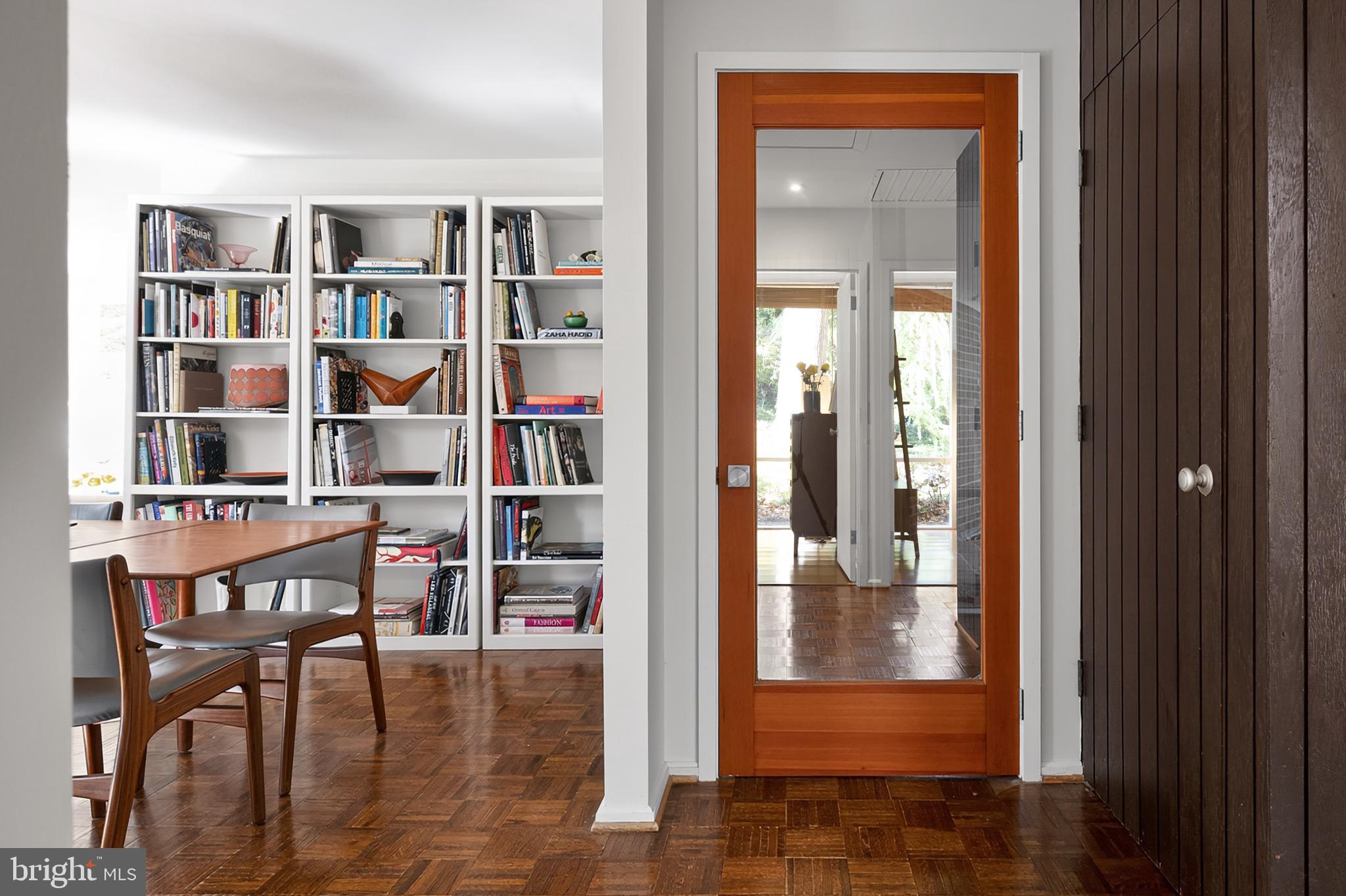 HOLLIN HILLS - Residential