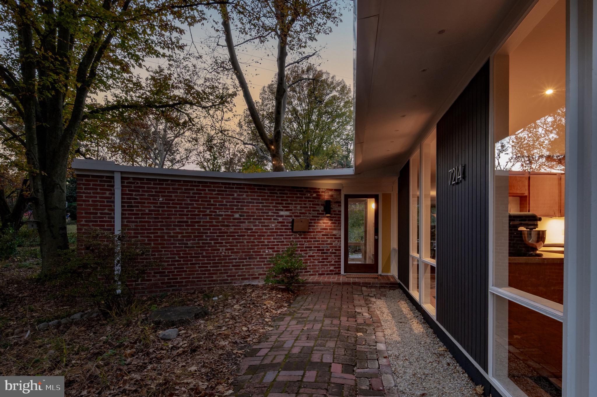 HOLLIN HILLS - Residential