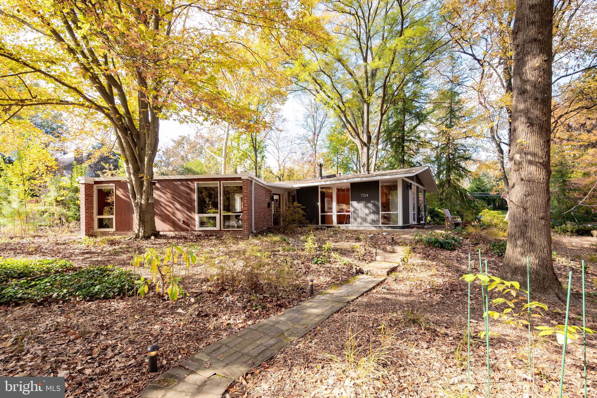 HOLLIN HILLS - Residential