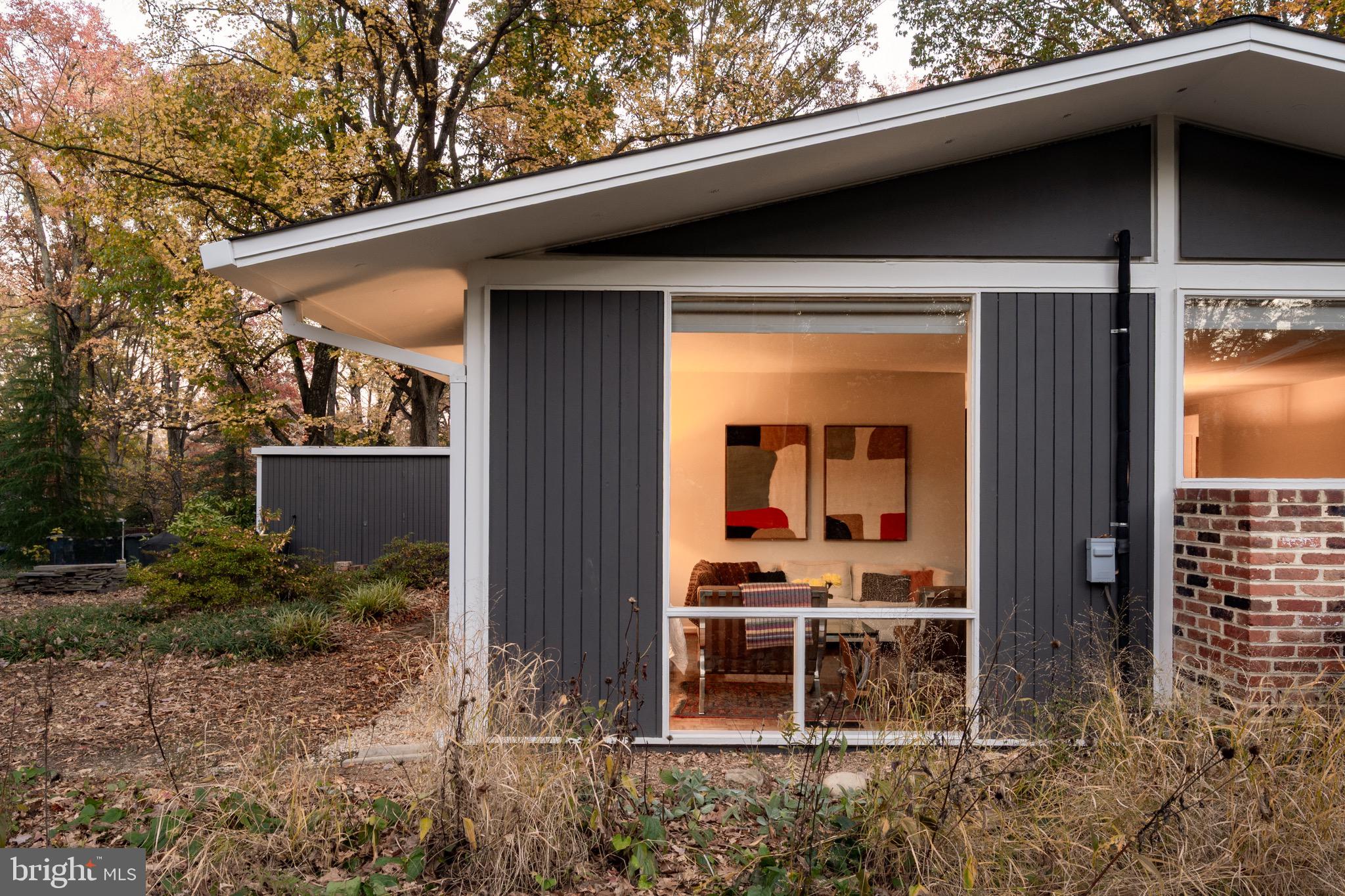 HOLLIN HILLS - Residential