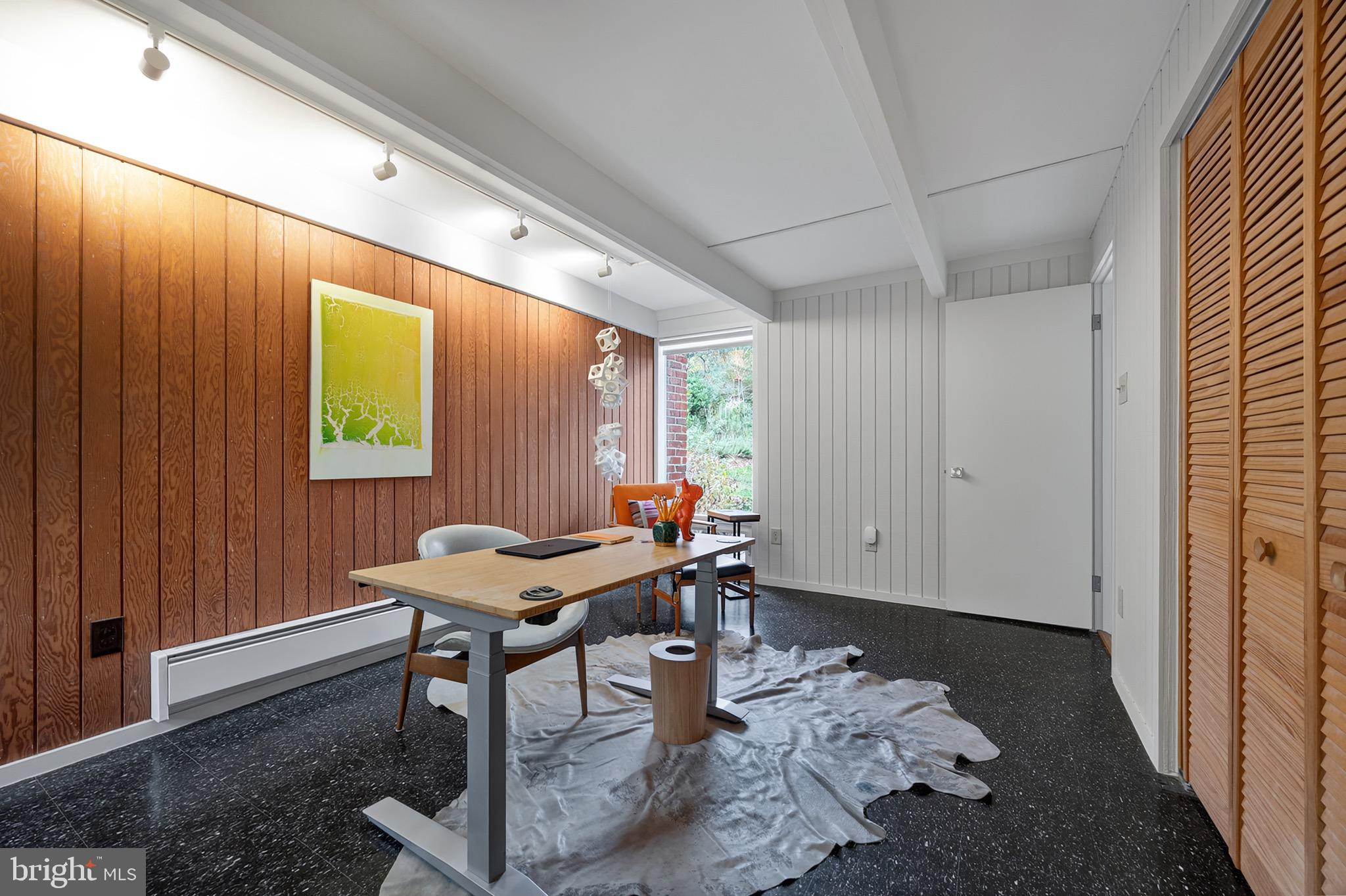 HOLLIN HILLS - Residential