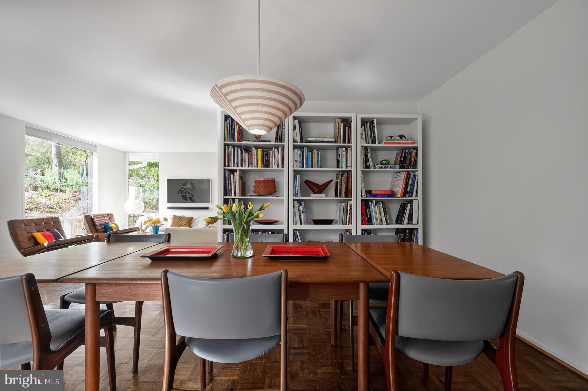 HOLLIN HILLS - Residential