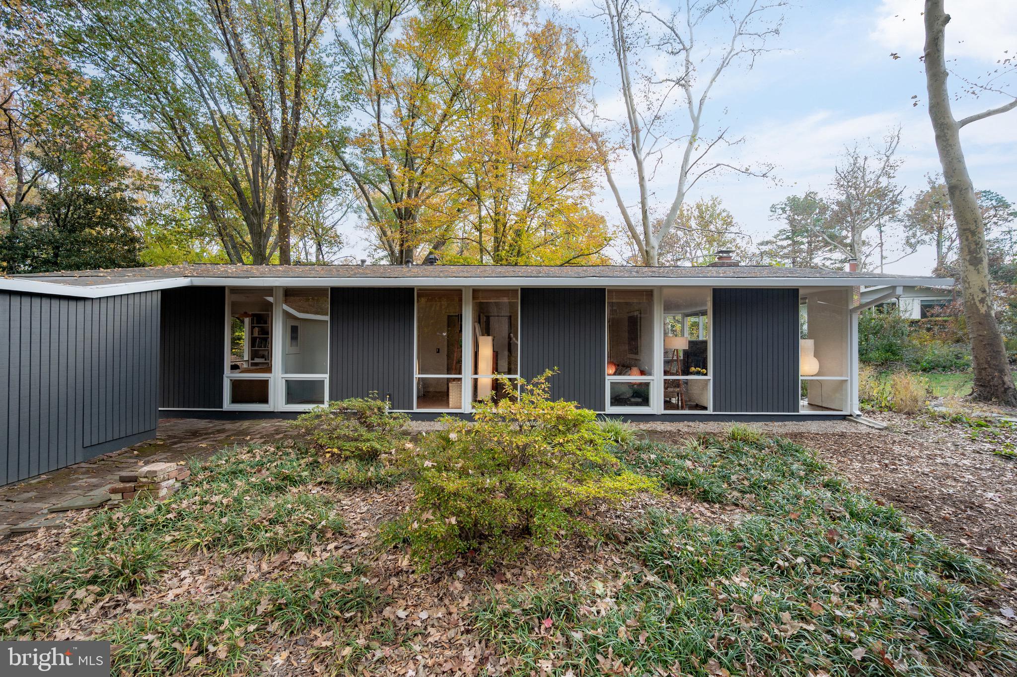 HOLLIN HILLS - Residential