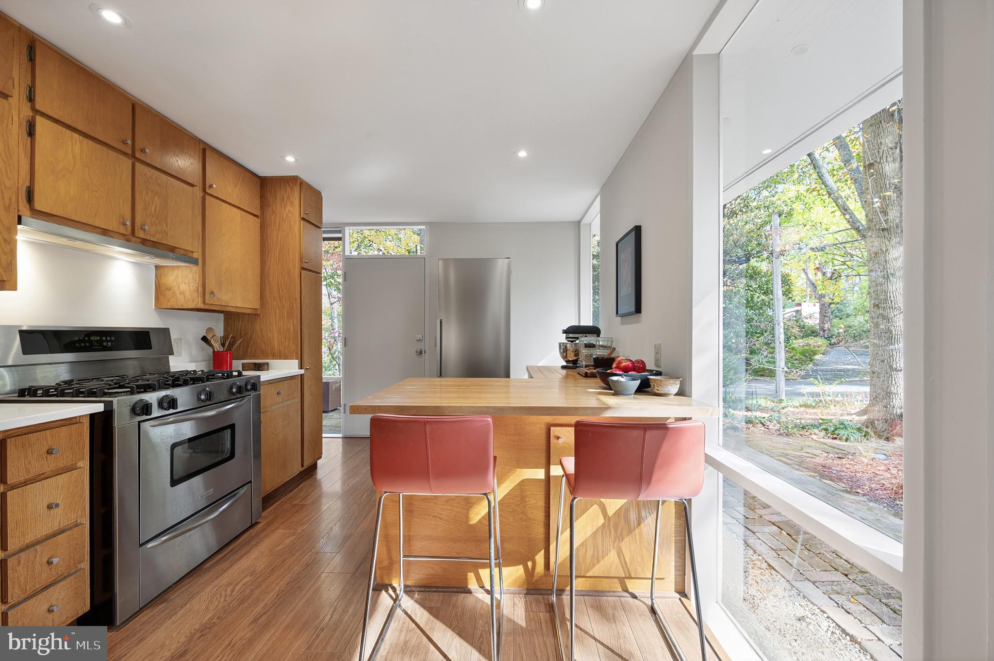 HOLLIN HILLS - Residential