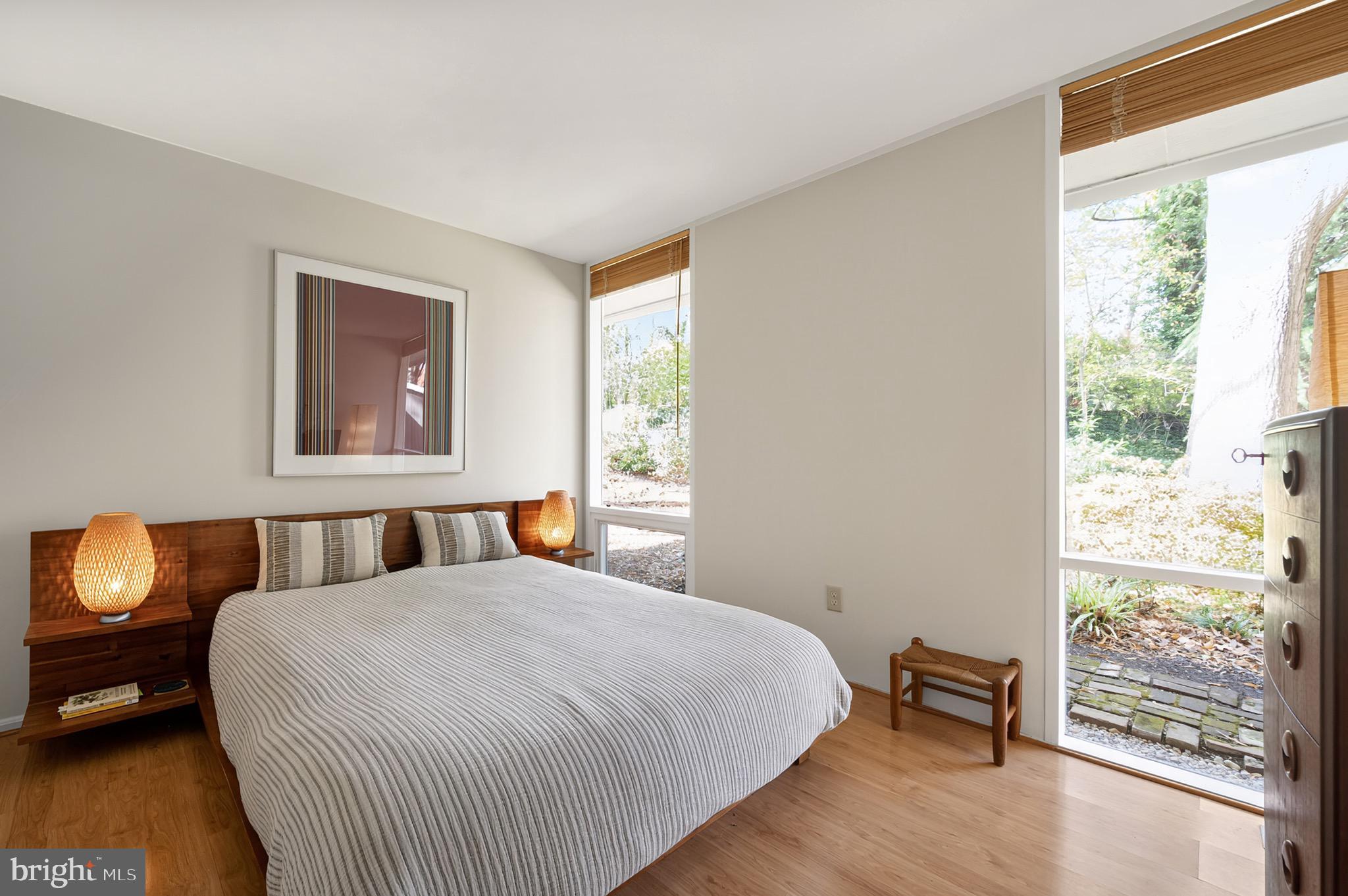 HOLLIN HILLS - Residential