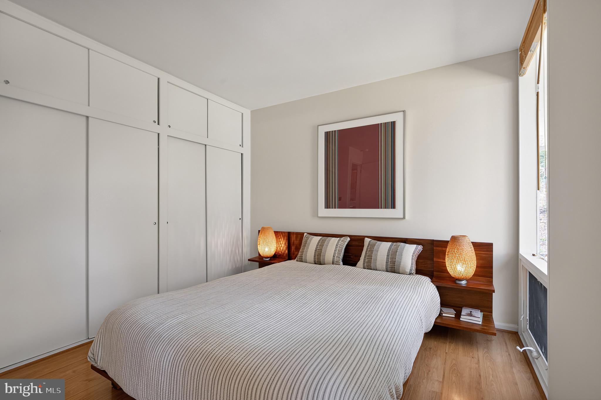 HOLLIN HILLS - Residential