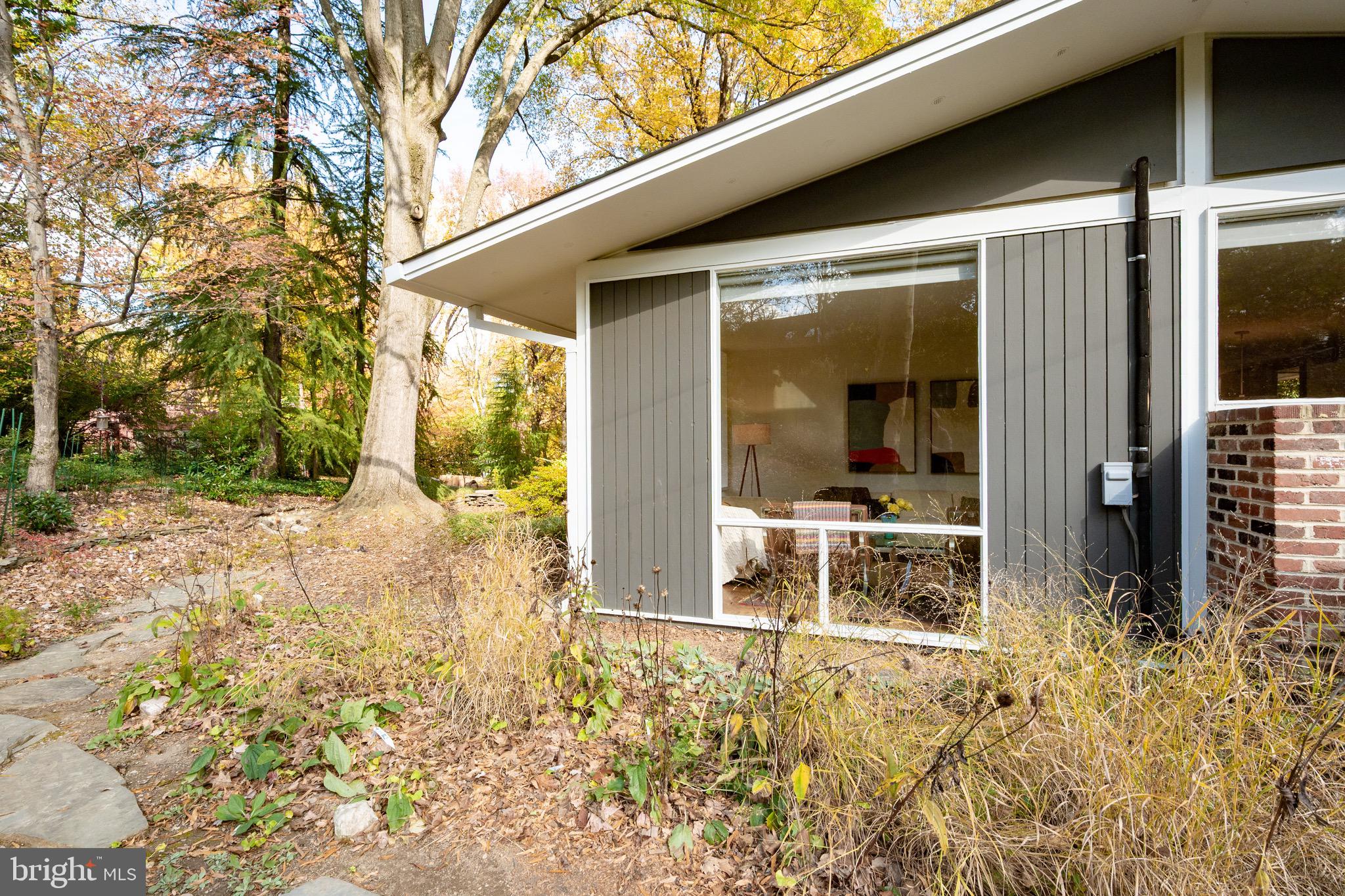 HOLLIN HILLS - Residential