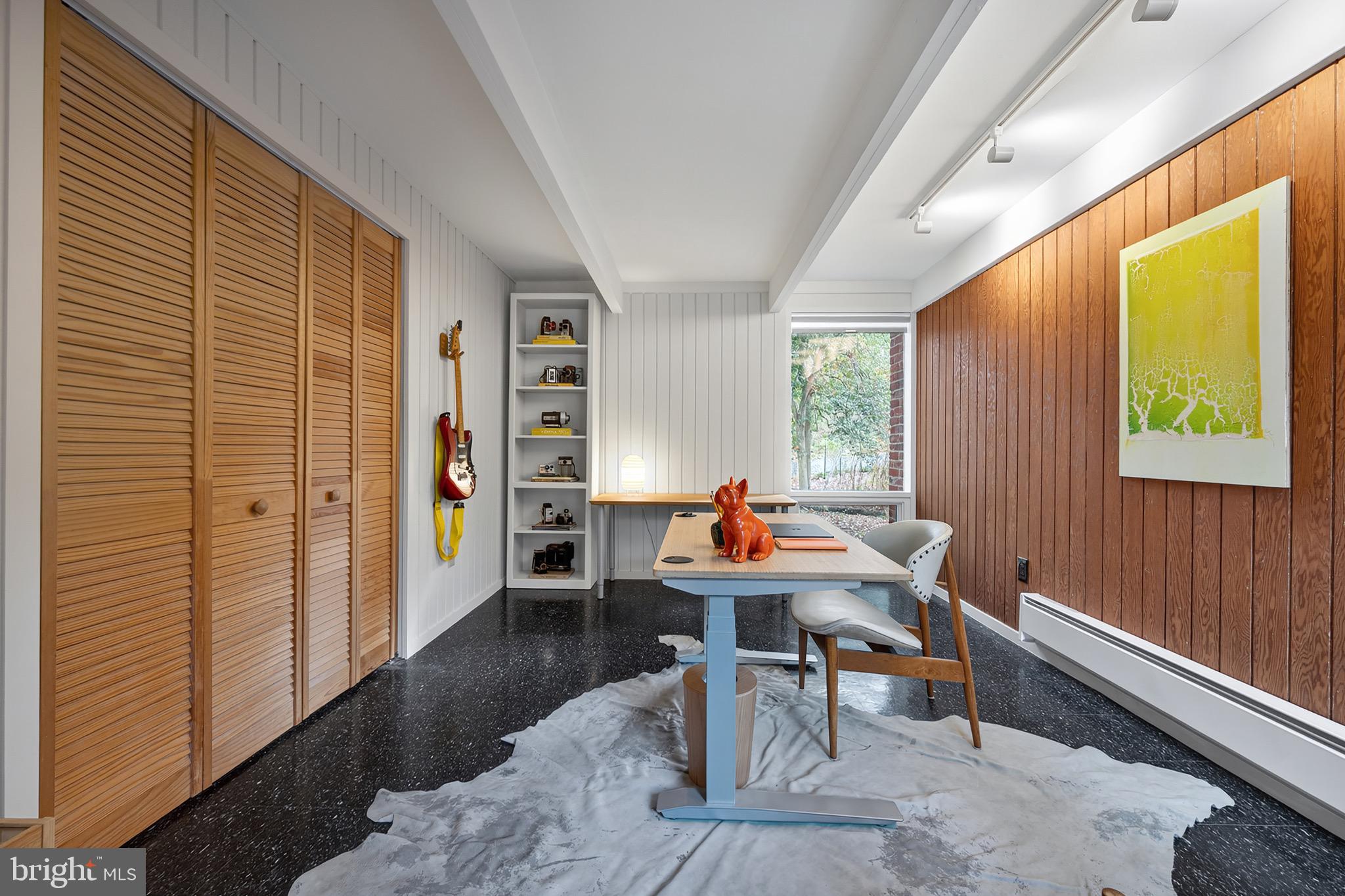 HOLLIN HILLS - Residential