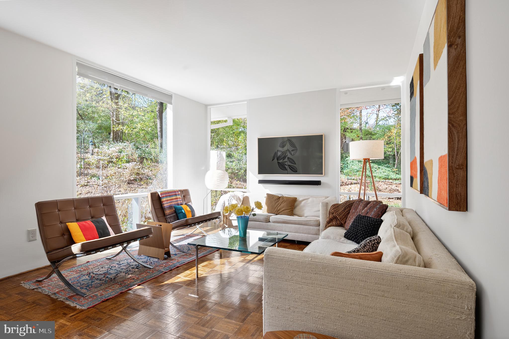 HOLLIN HILLS - Residential