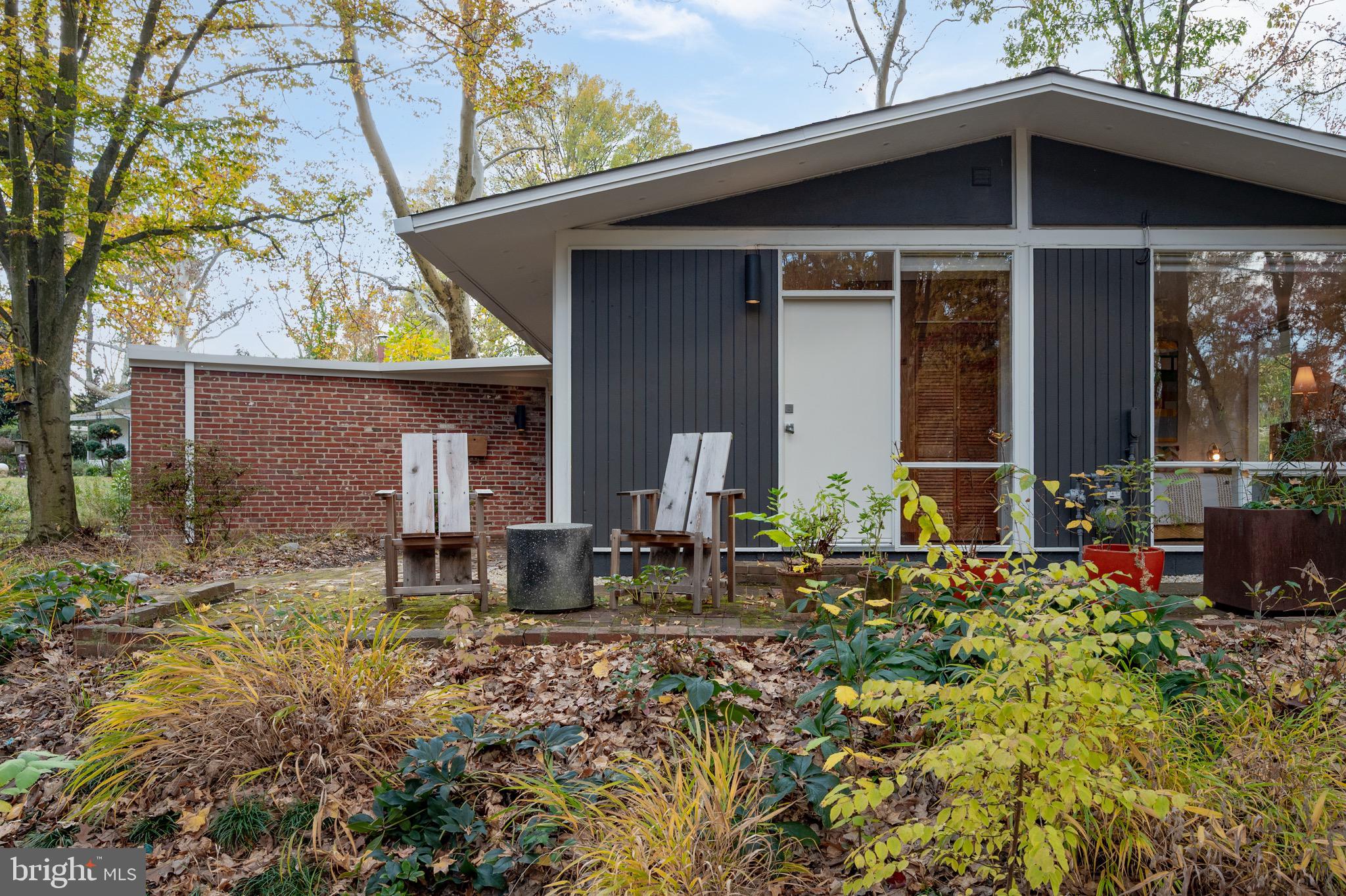 HOLLIN HILLS - Residential