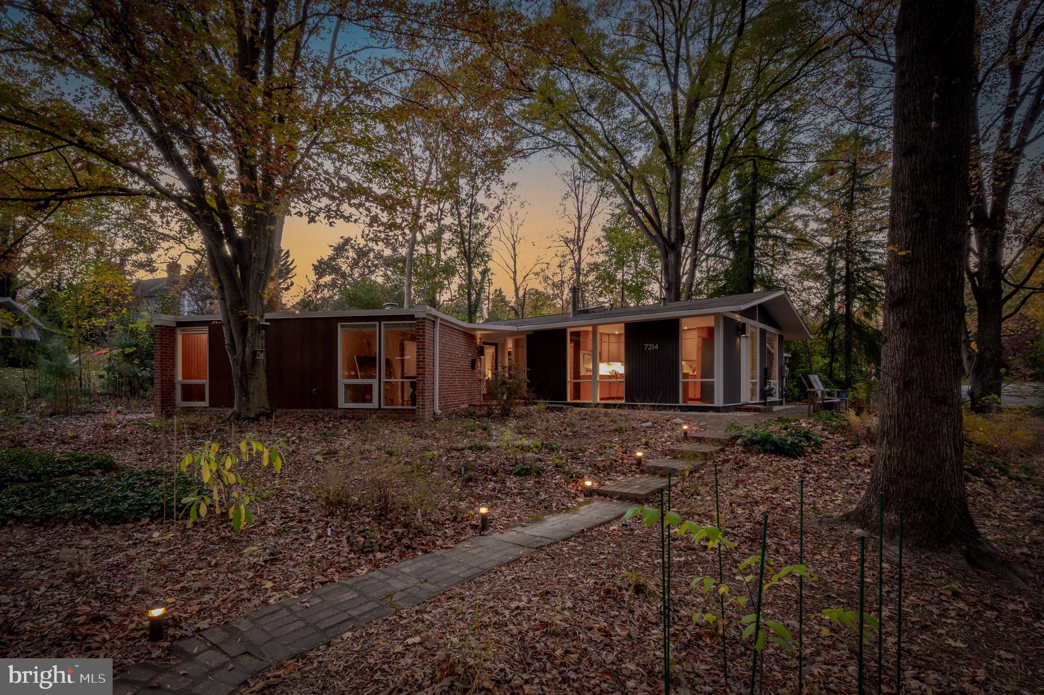 HOLLIN HILLS - Residential