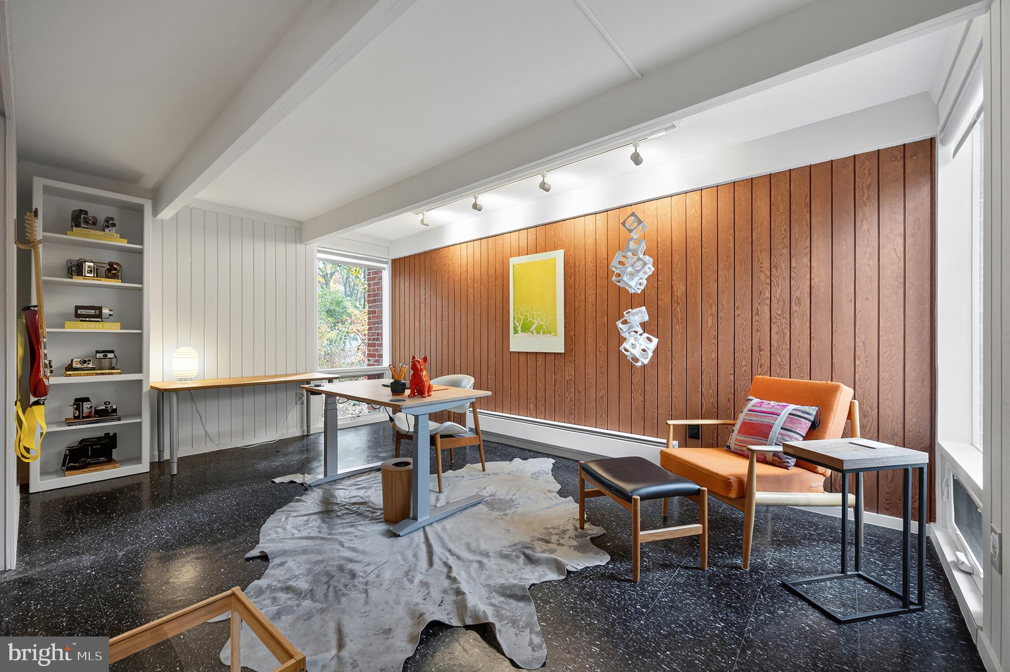 HOLLIN HILLS - Residential