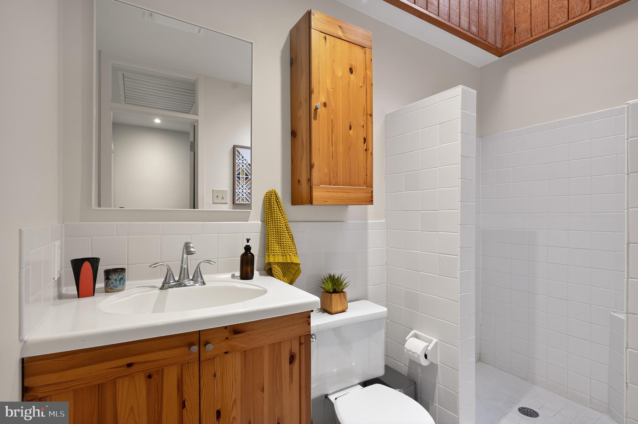 HOLLIN HILLS - Residential