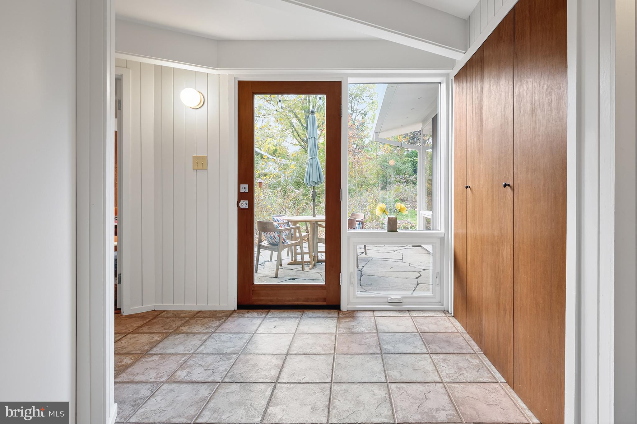 HOLLIN HILLS - Residential