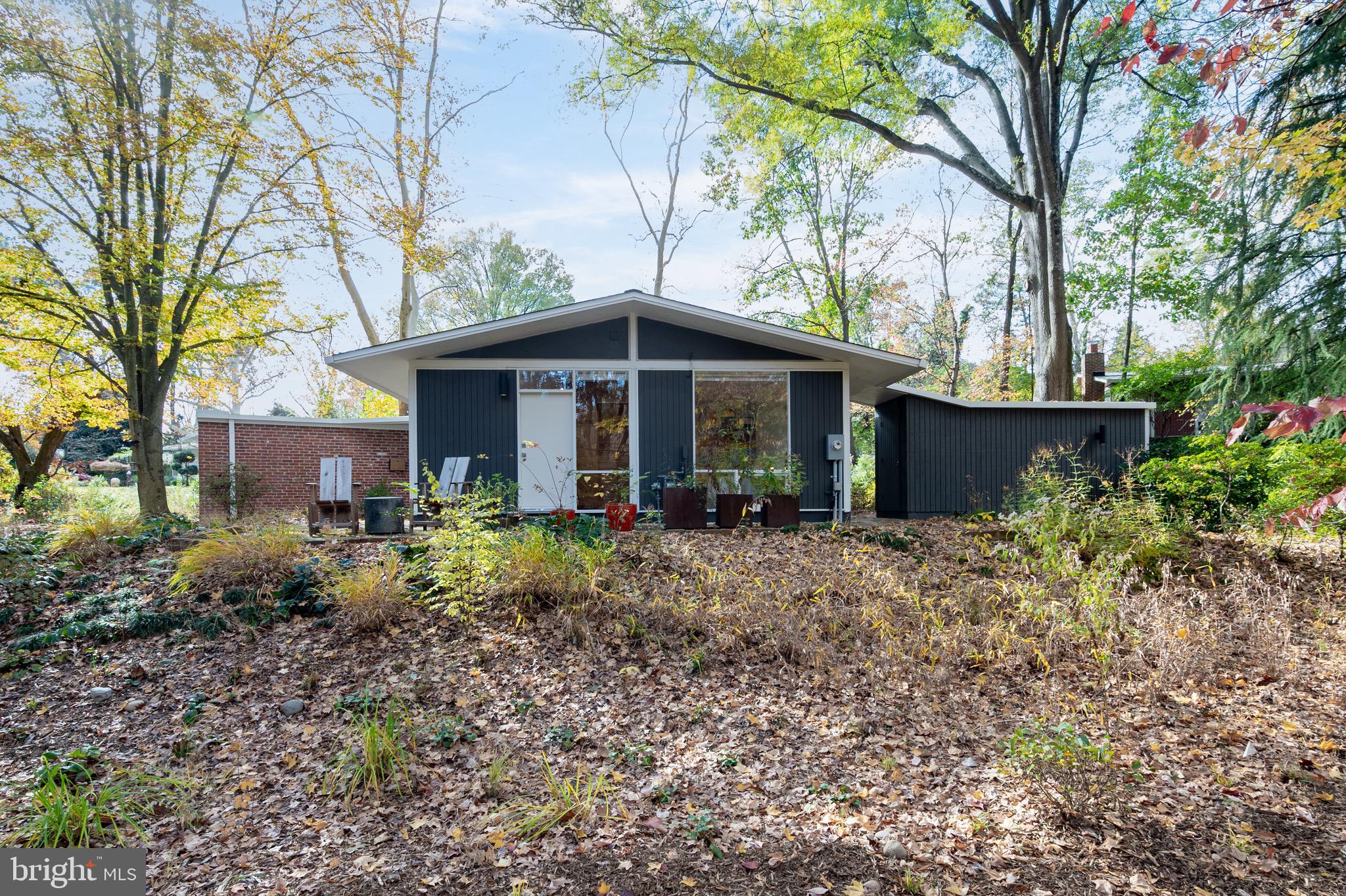 HOLLIN HILLS - Residential