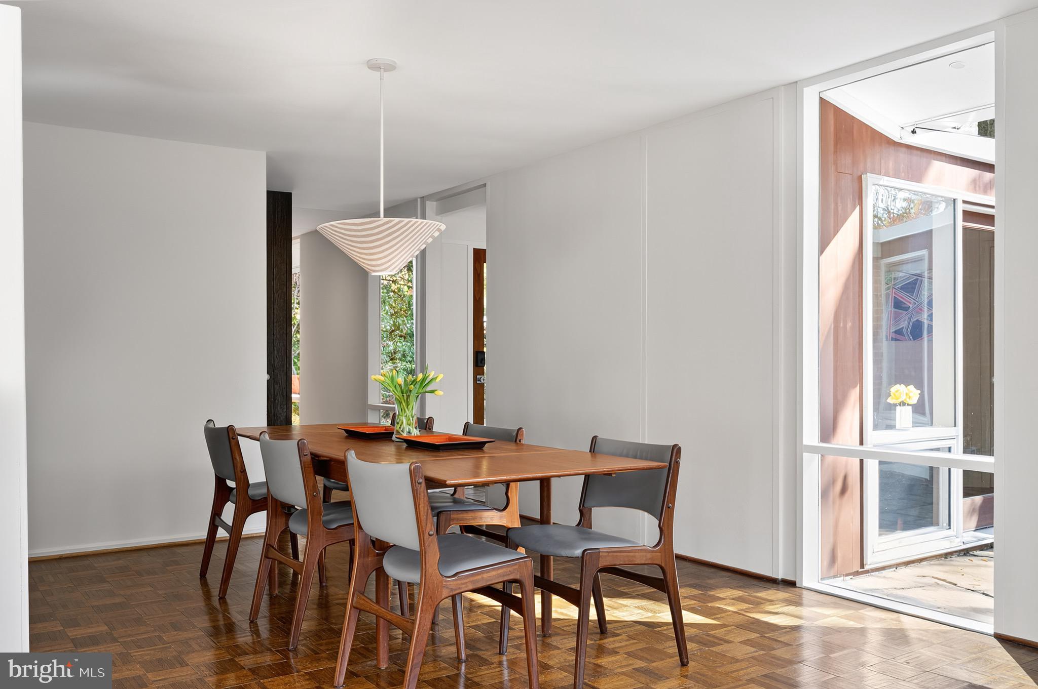 HOLLIN HILLS - Residential