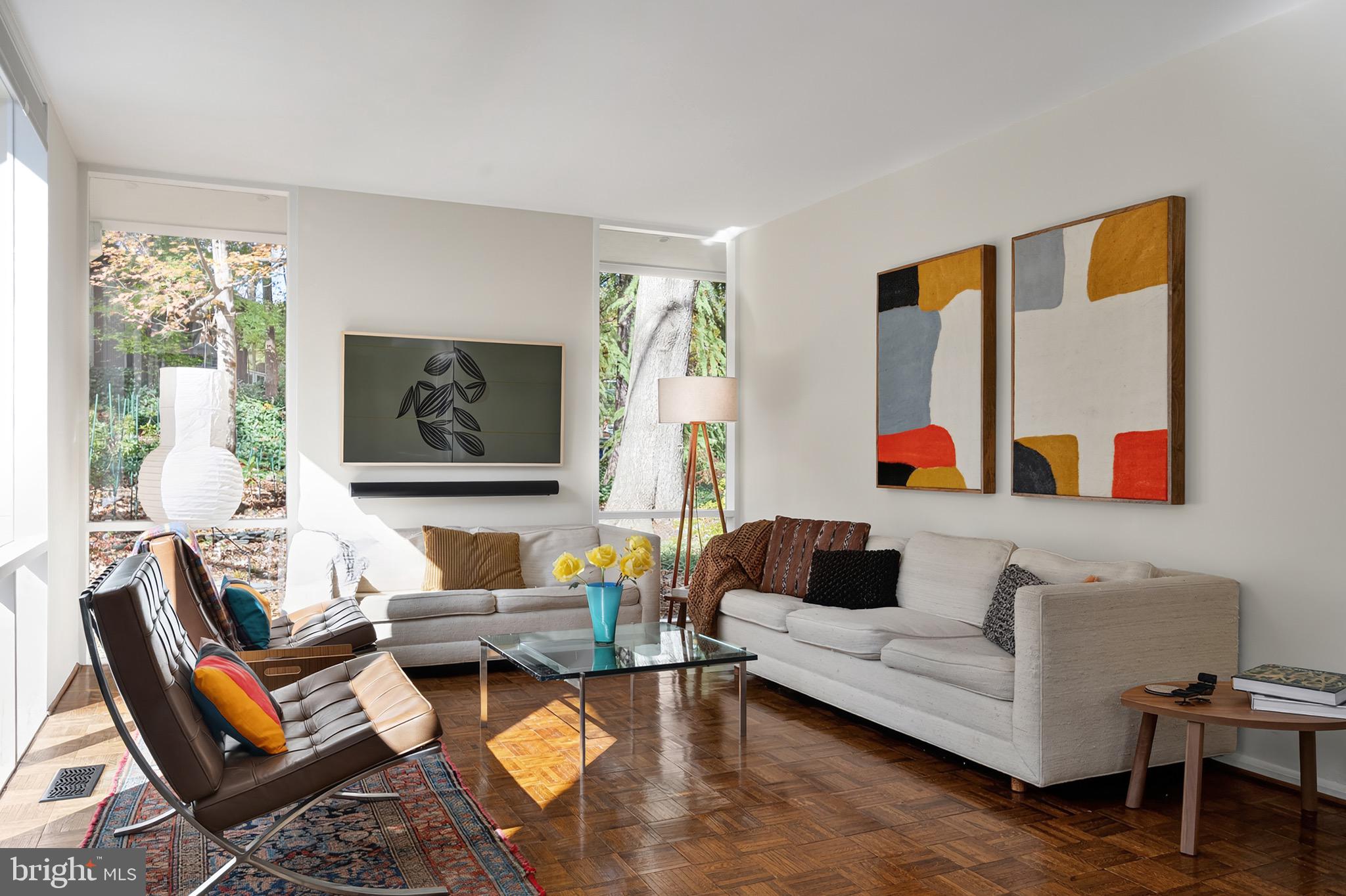 HOLLIN HILLS - Residential