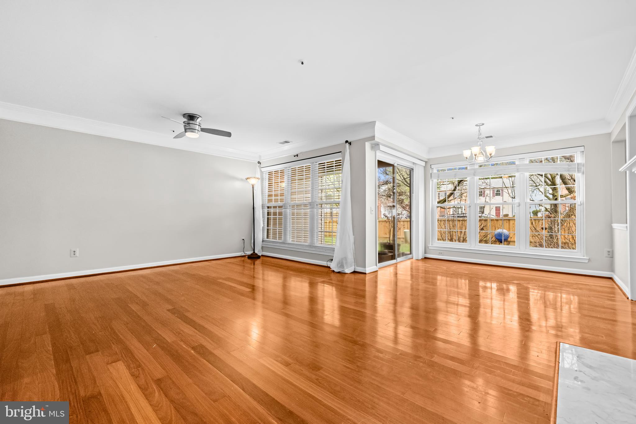 2800 EMMA LEE STREET 101