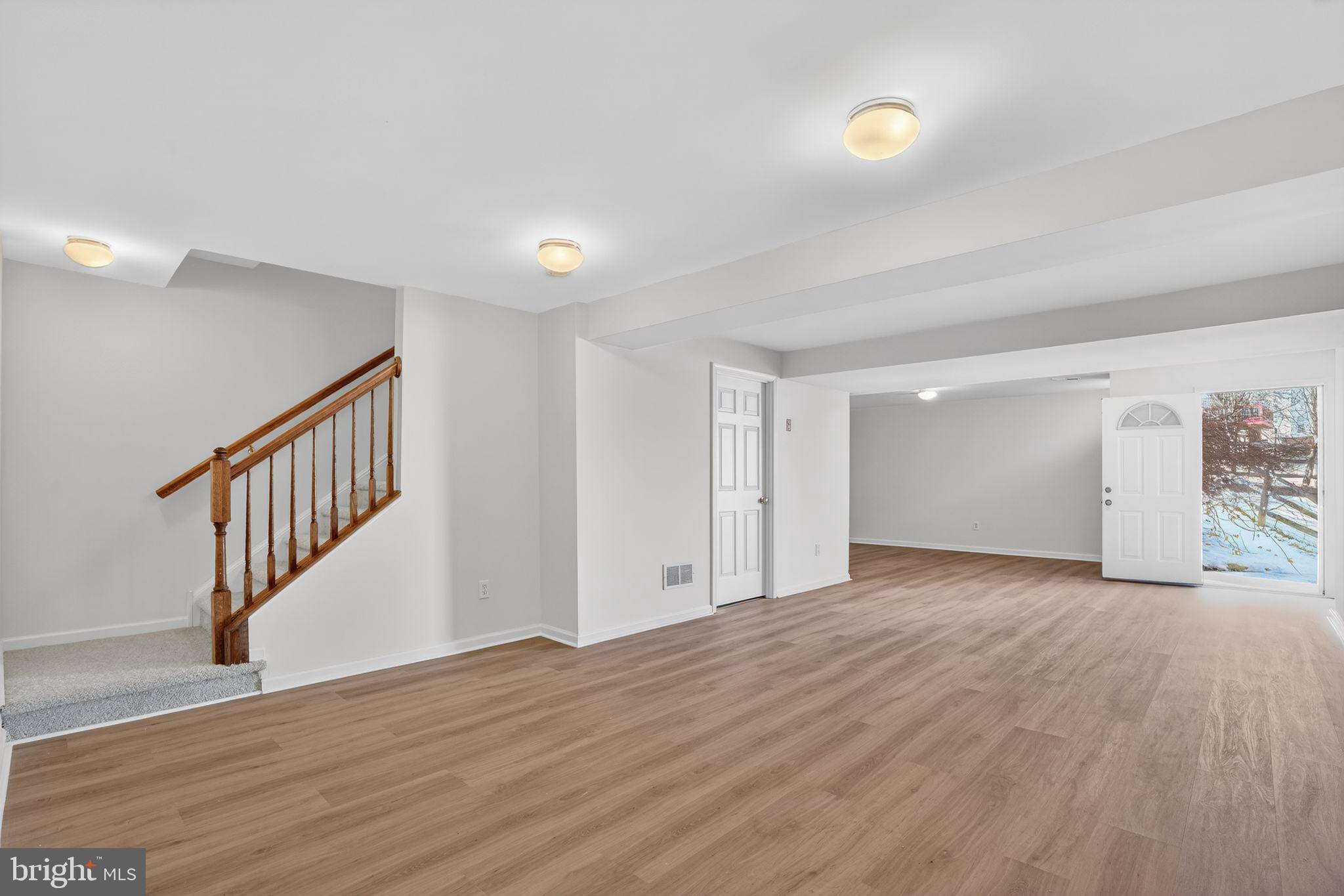 WILLIAMSBURG - Residential