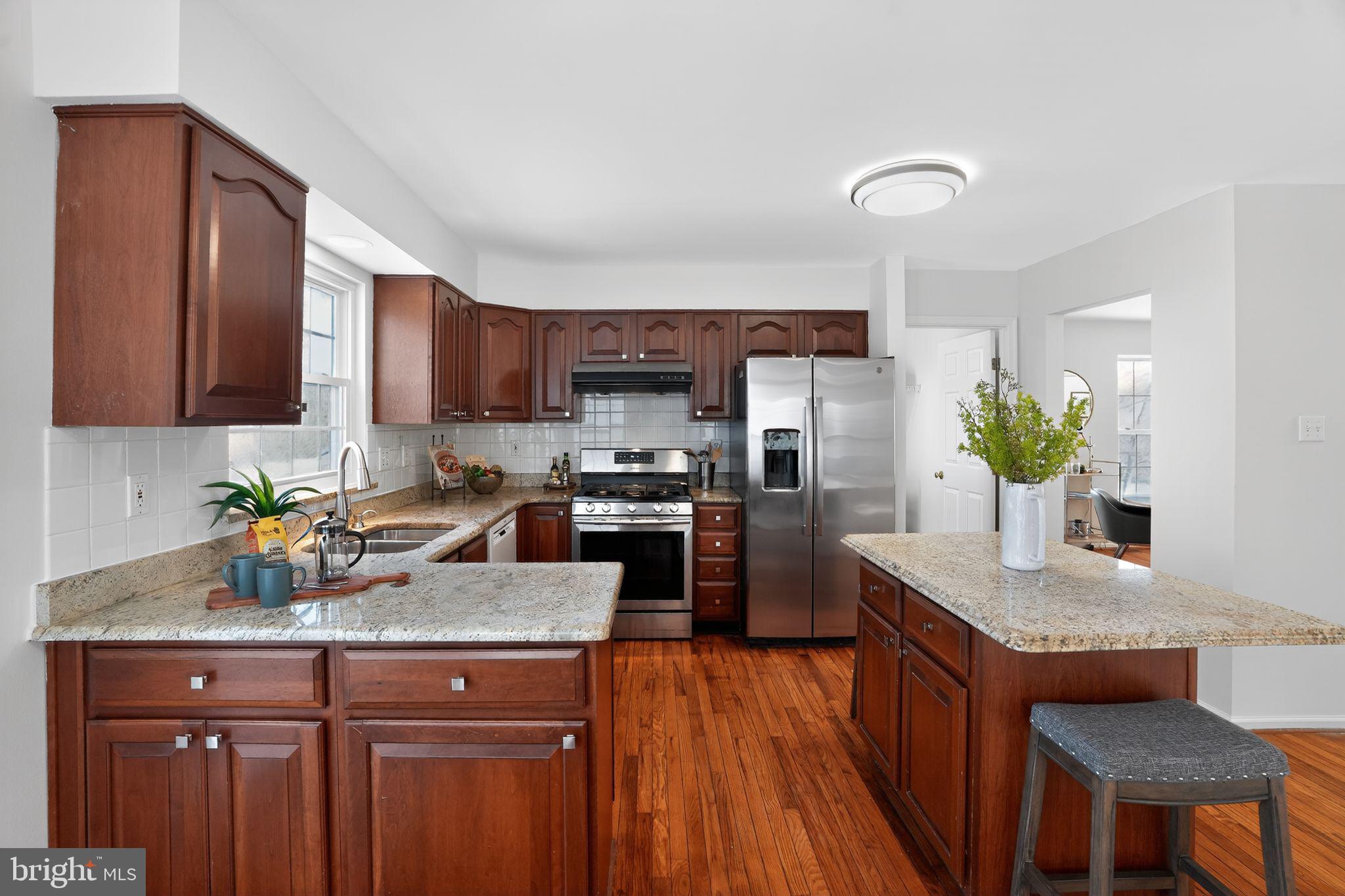 WILLIAMSBURG - Residential