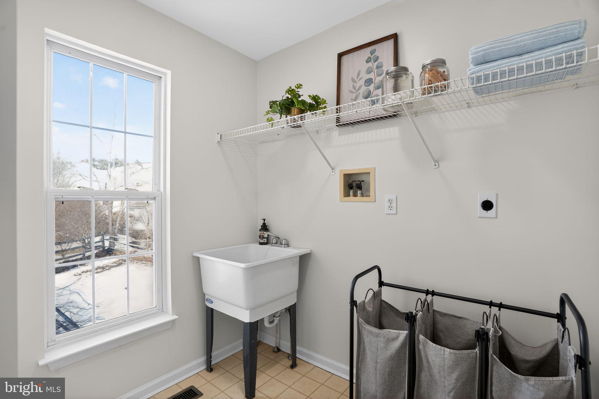 WILLIAMSBURG - Residential