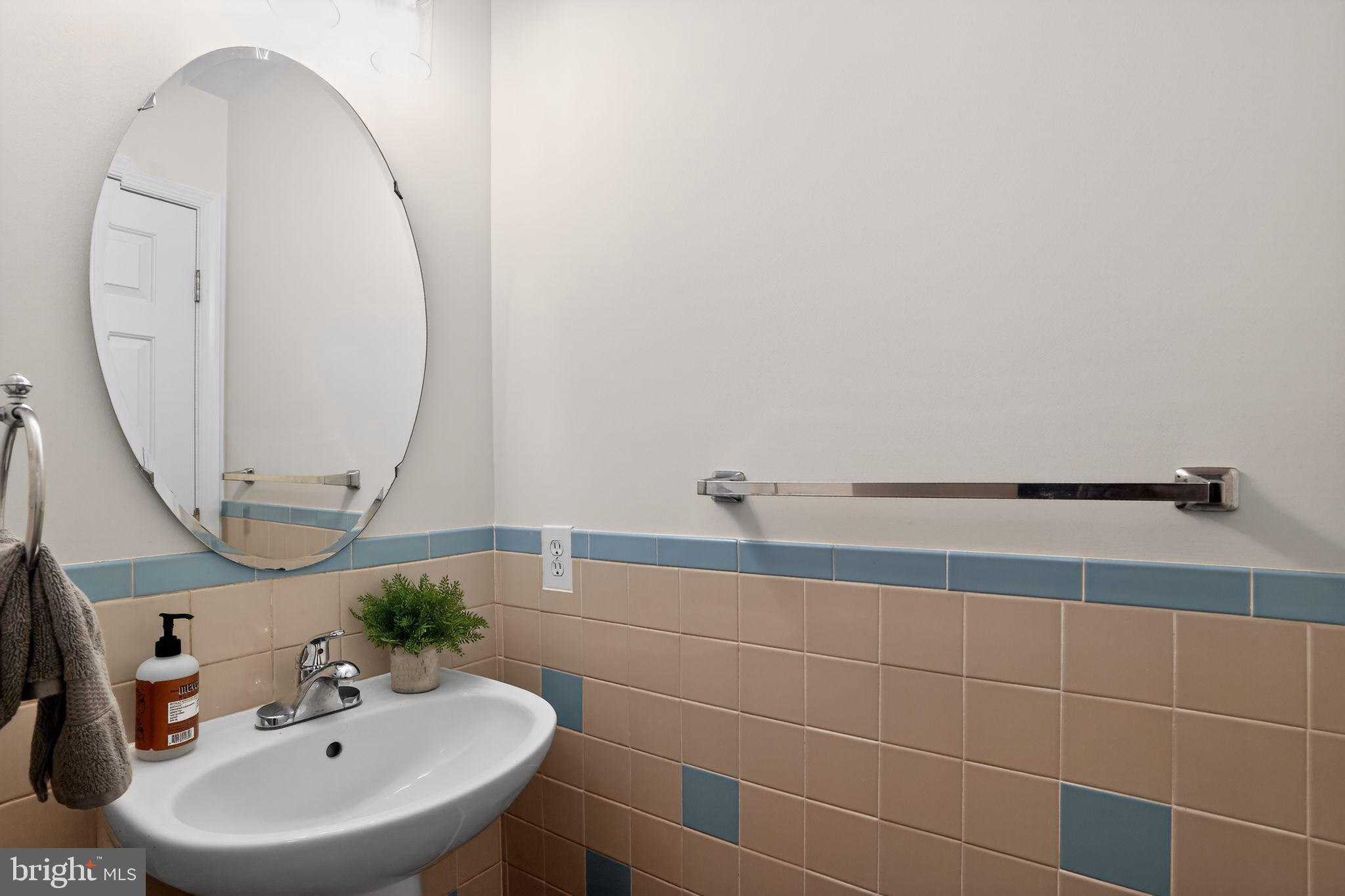 WILLIAMSBURG - Residential