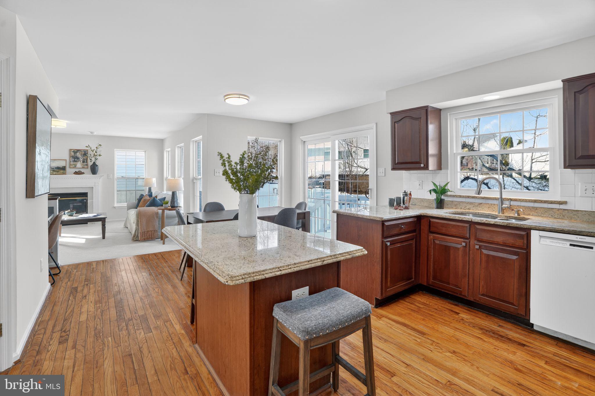 WILLIAMSBURG - Residential