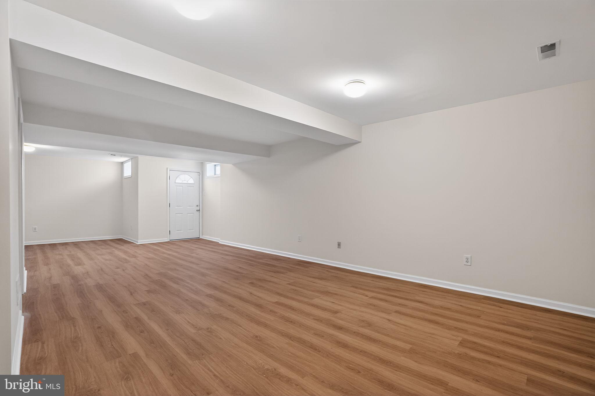 WILLIAMSBURG - Residential