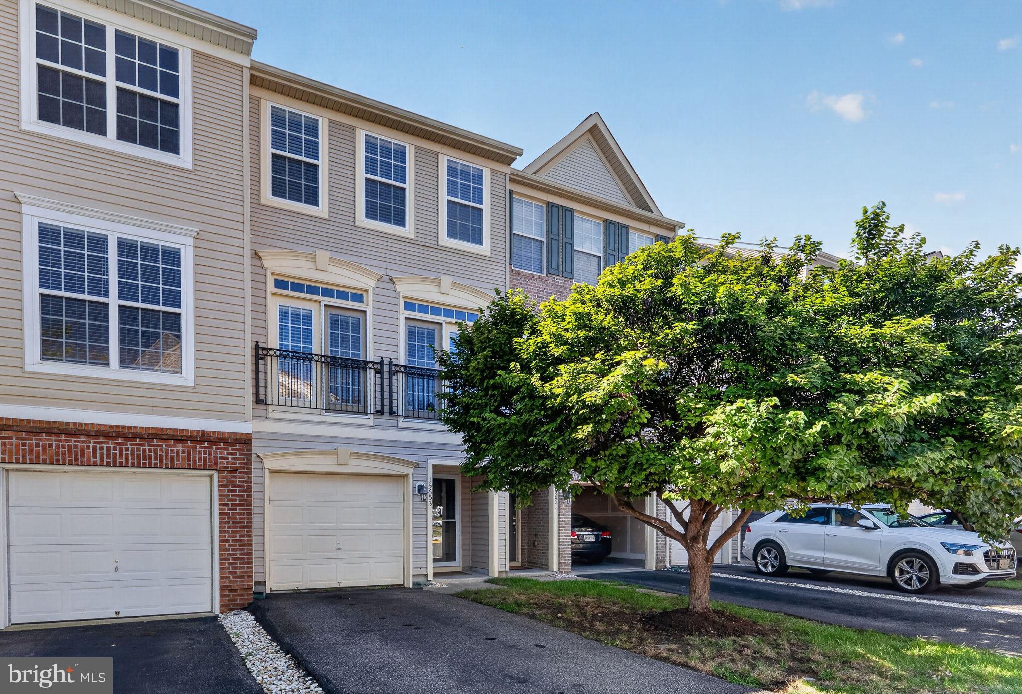 15653 JOHN DISKIN CIRCLE