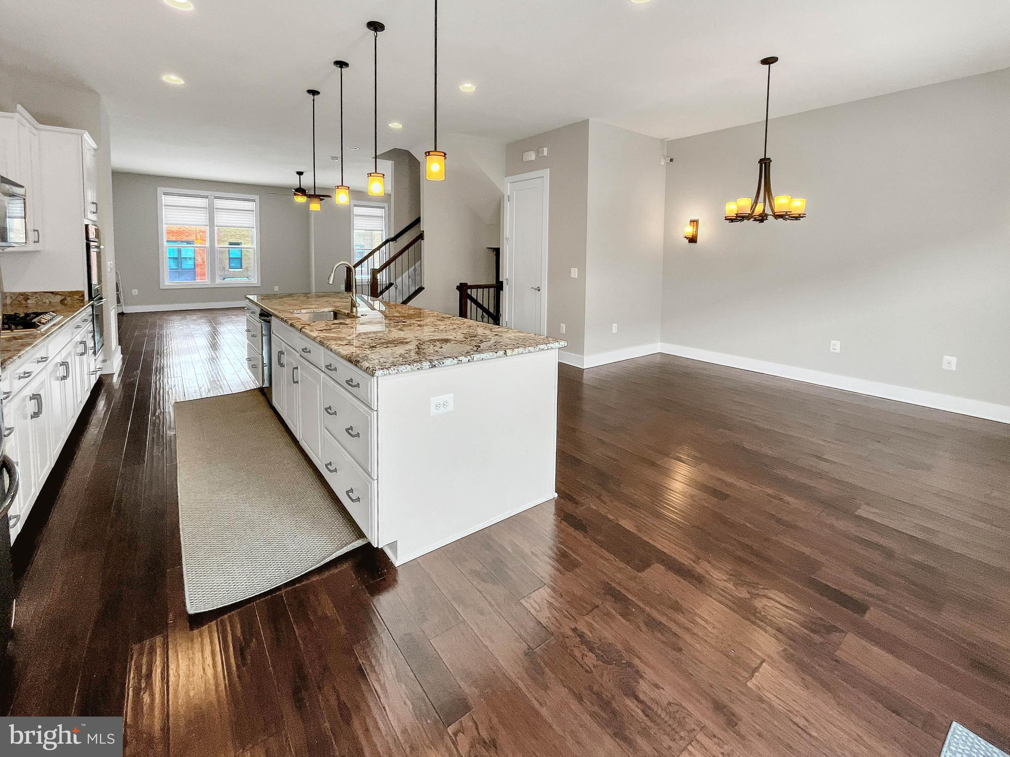 SM ONE LOUDOUN CONDO - Residential