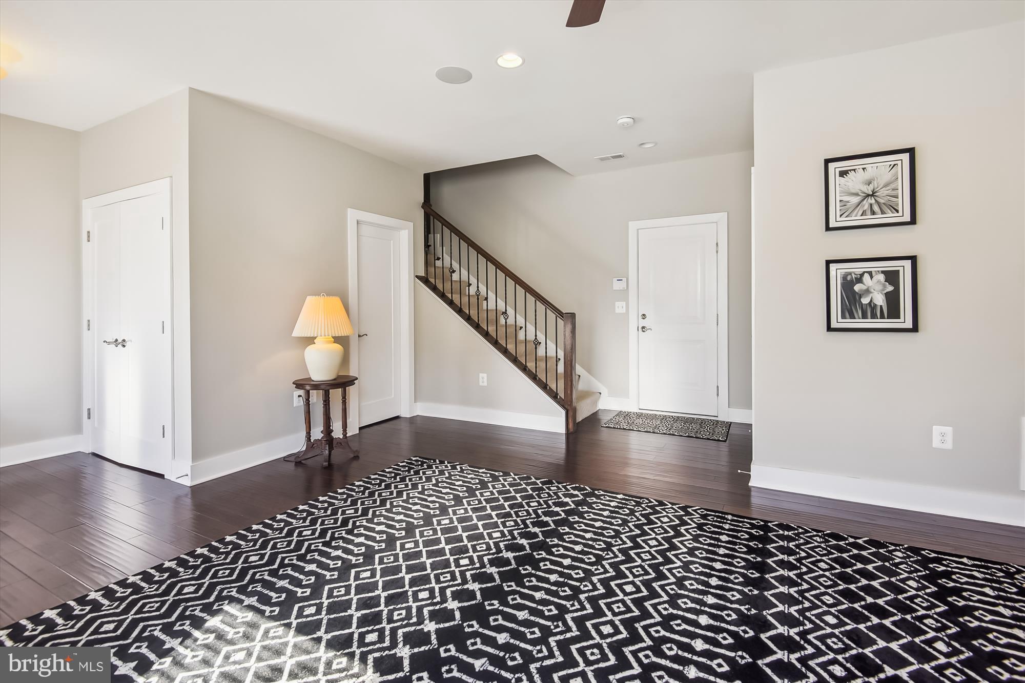 SM ONE LOUDOUN CONDO - Residential