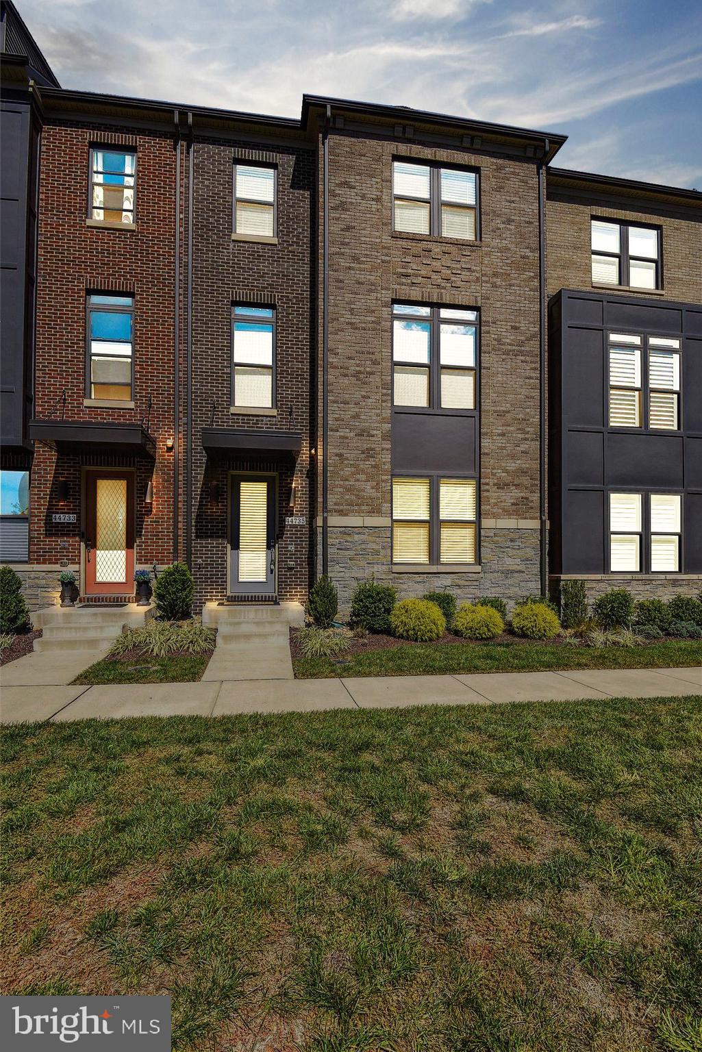 SM ONE LOUDOUN CONDO - Residential